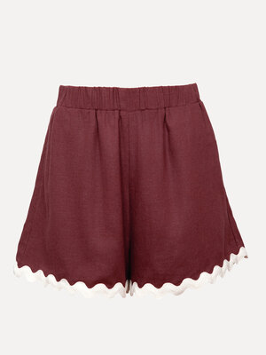 scalloped short Amadou