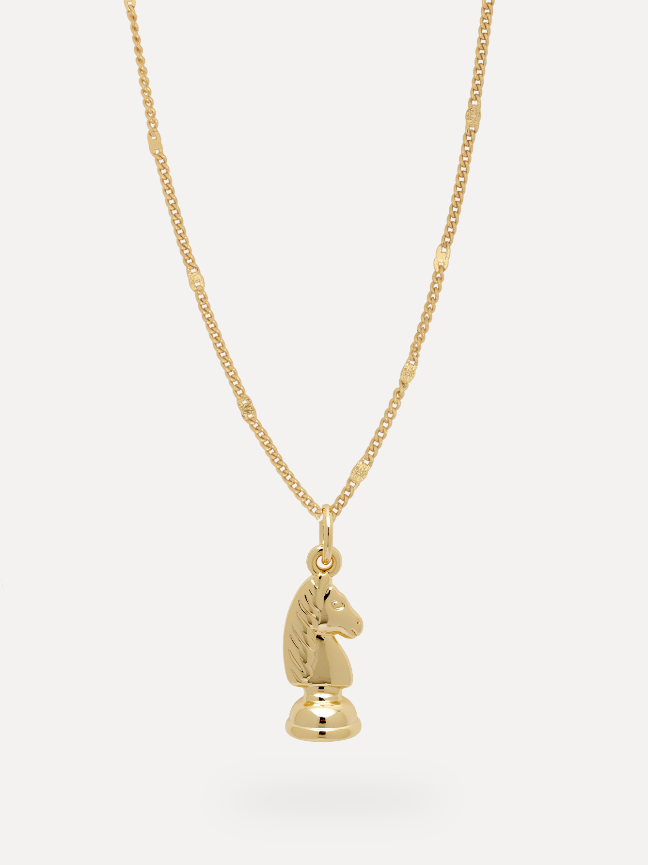 Les Soeurs Pendentif Chess Horse 3. Knight in shining charm. Ce charm chevalier sur le thème des échecs symbolise la créa...