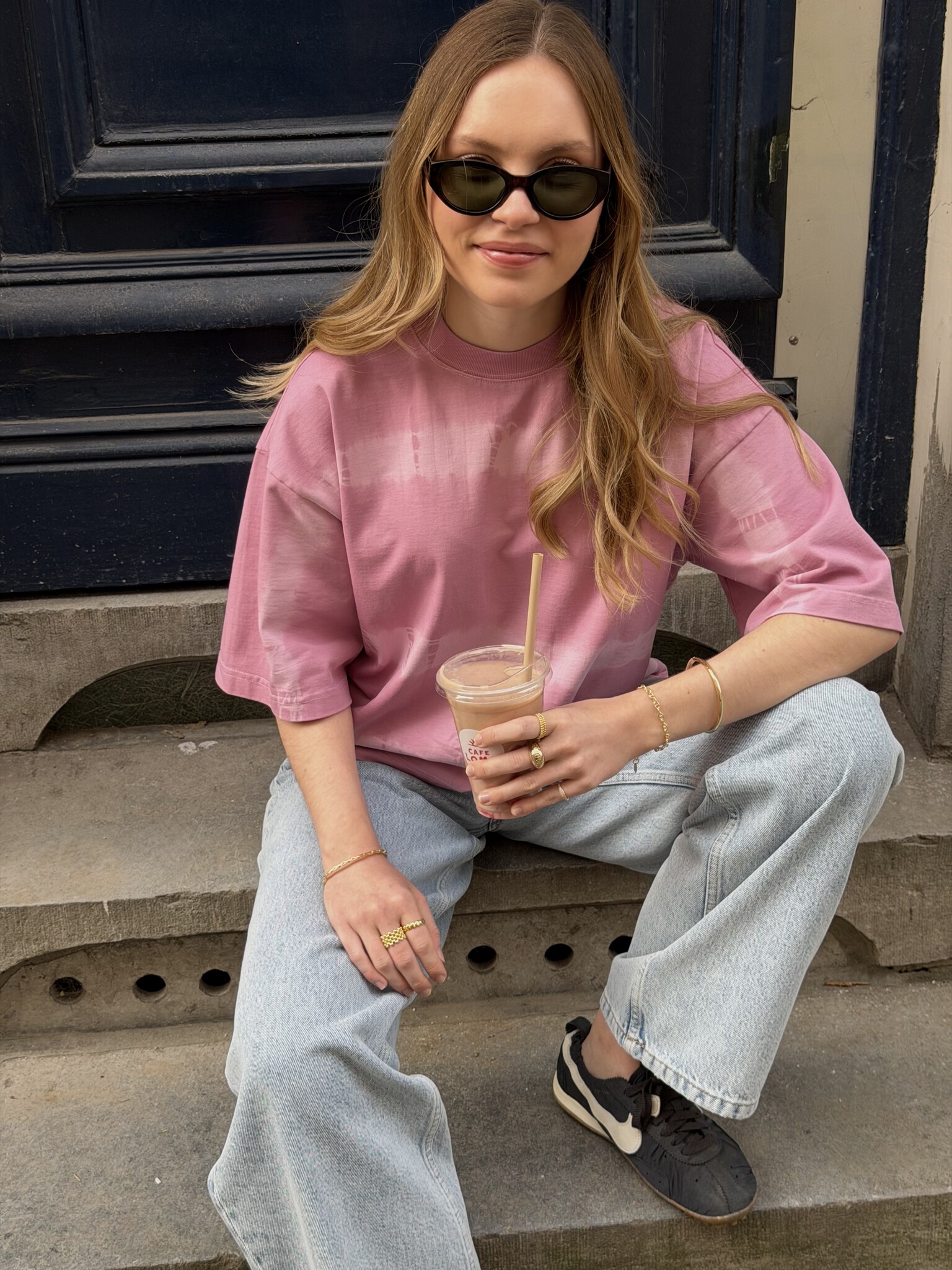 Les Soeurs tie-dye T-shirt Tiara 8. A T-shirt that instantly brings colour to your day. The soft fabric and subtle tie-dy...