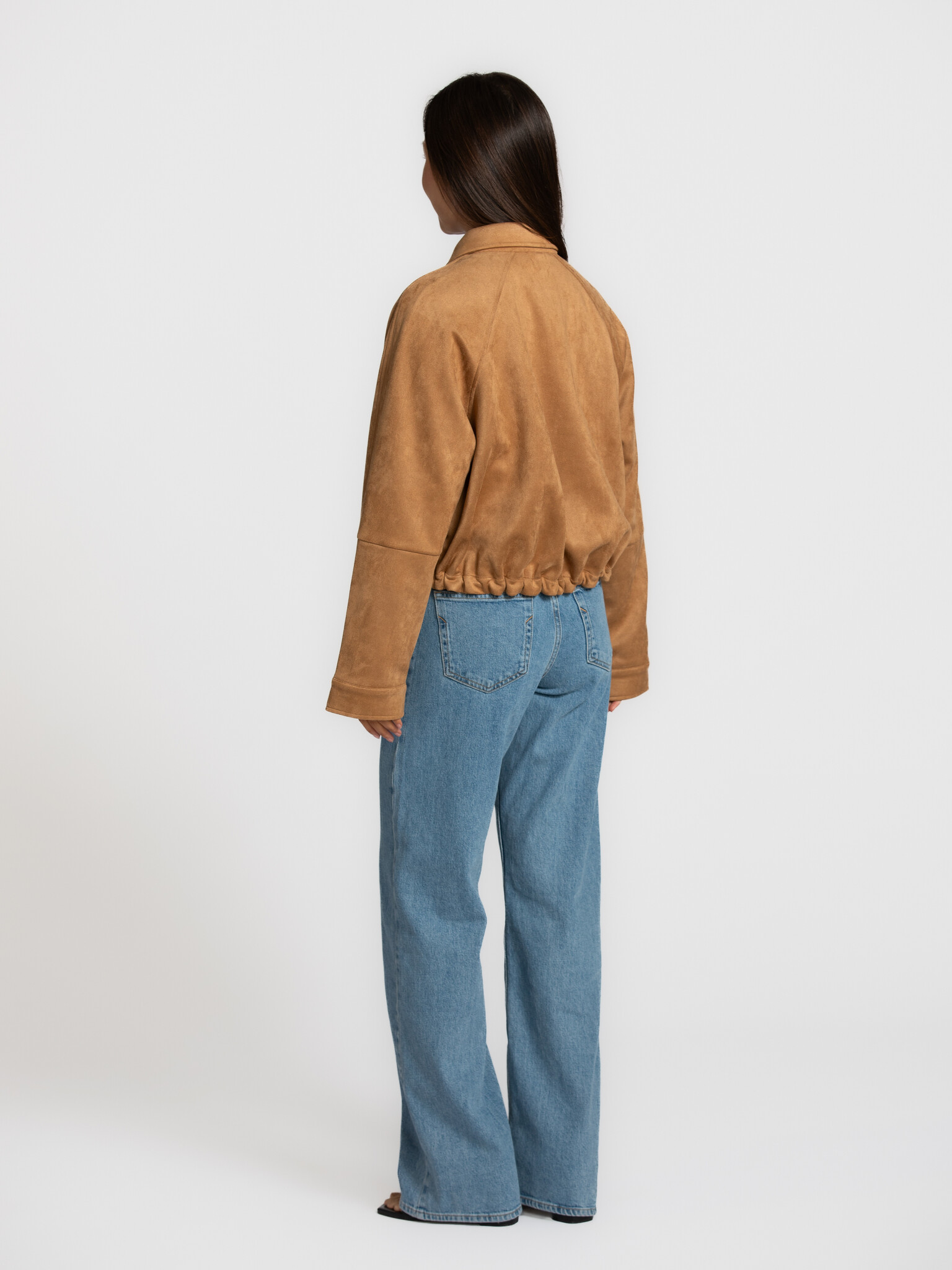 Les Soeurs suède jack Duke 5. Warm, stoer en verfijnd tegelijk. De suède look en warme cognactint geven deze jack een lux...
