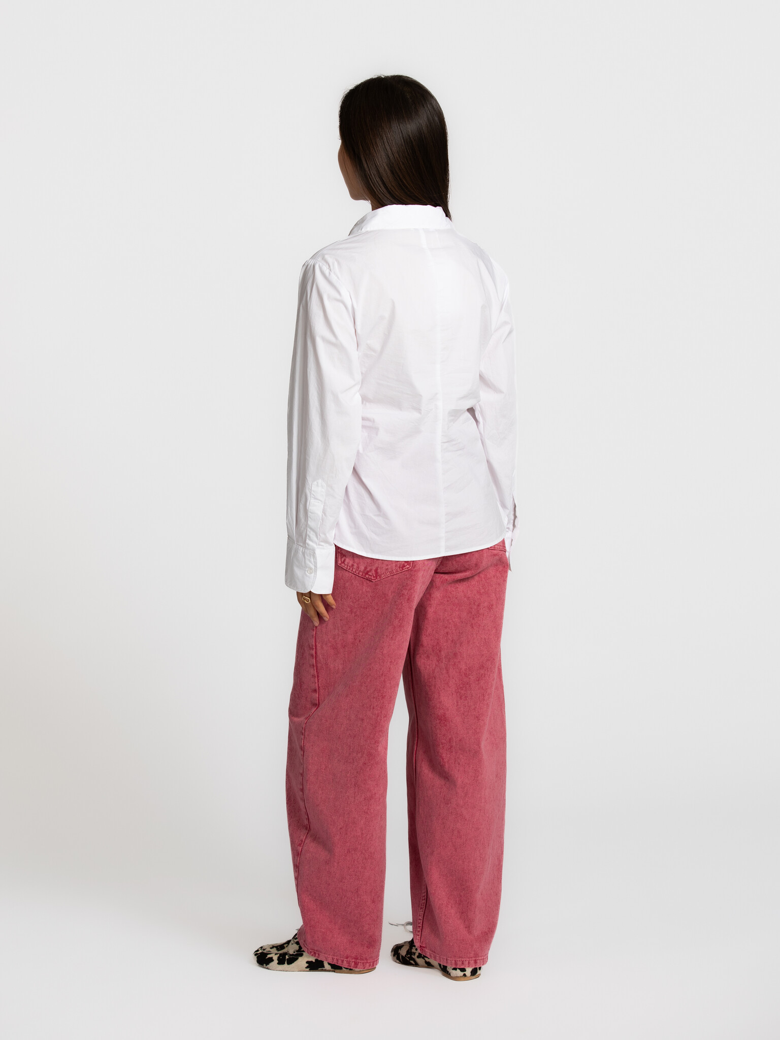 Les Soeurs draped blouse Philou 5. Sometimes it’s all about one detail. The draping of this blouse subtly draws attention...