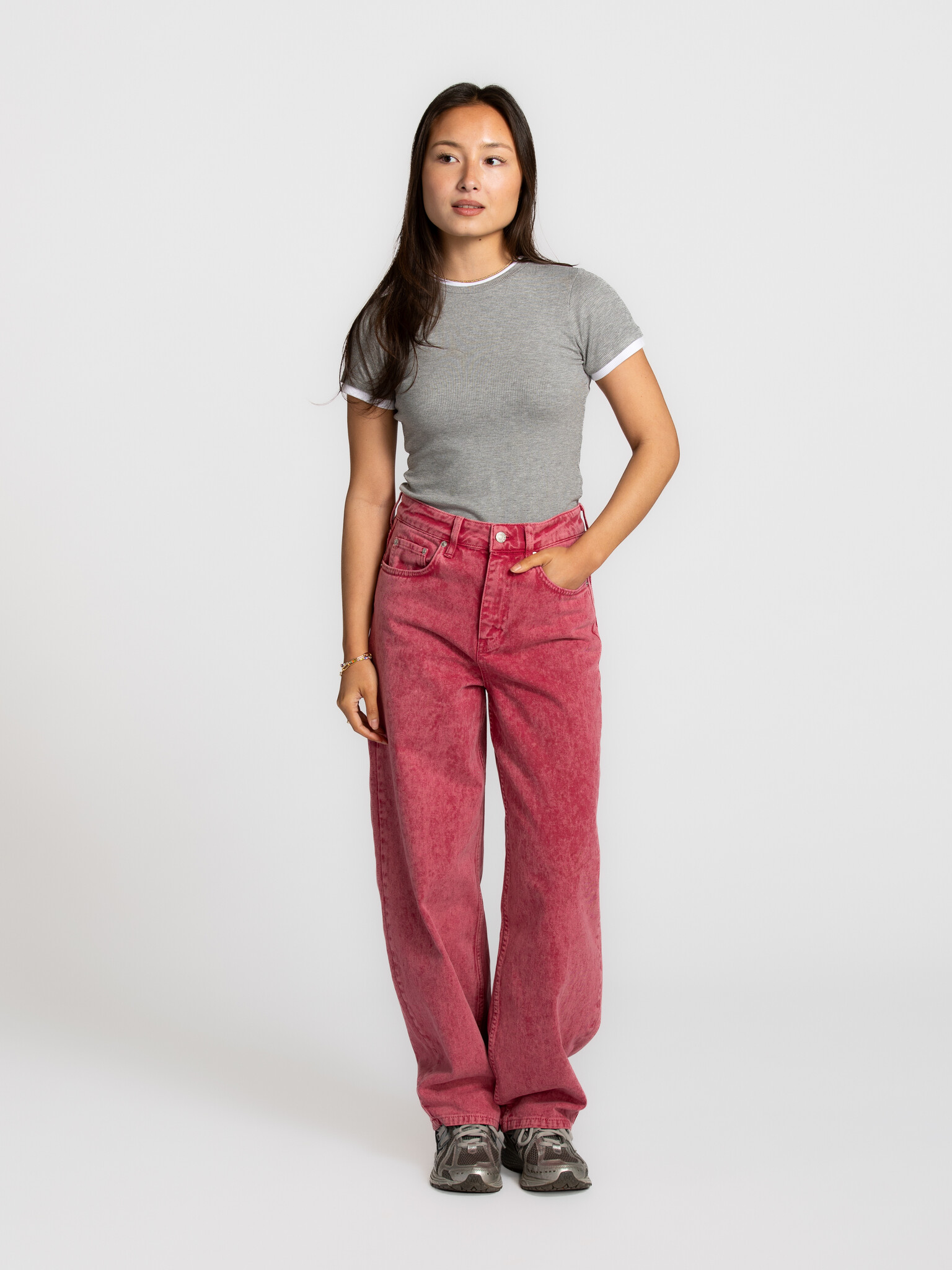 Les Soeurs balloon jeans Millie 4. The jeans that let your outfit speak. The high-waisted fit and balloon legs add instan...