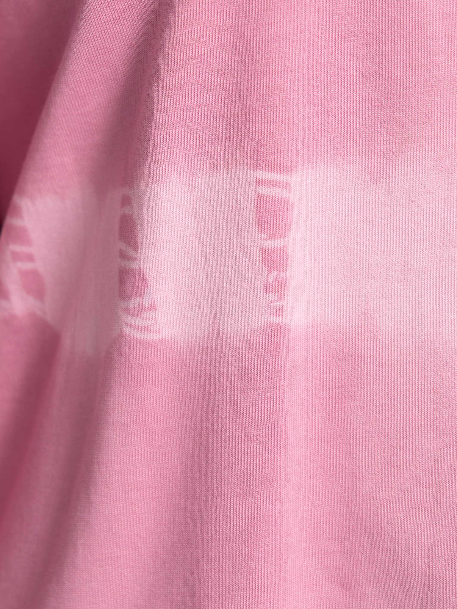 Les Soeurs tie-dye T-shirt Tiara 6. A T-shirt that instantly brings colour to your day. The soft fabric and subtle tie-dy...