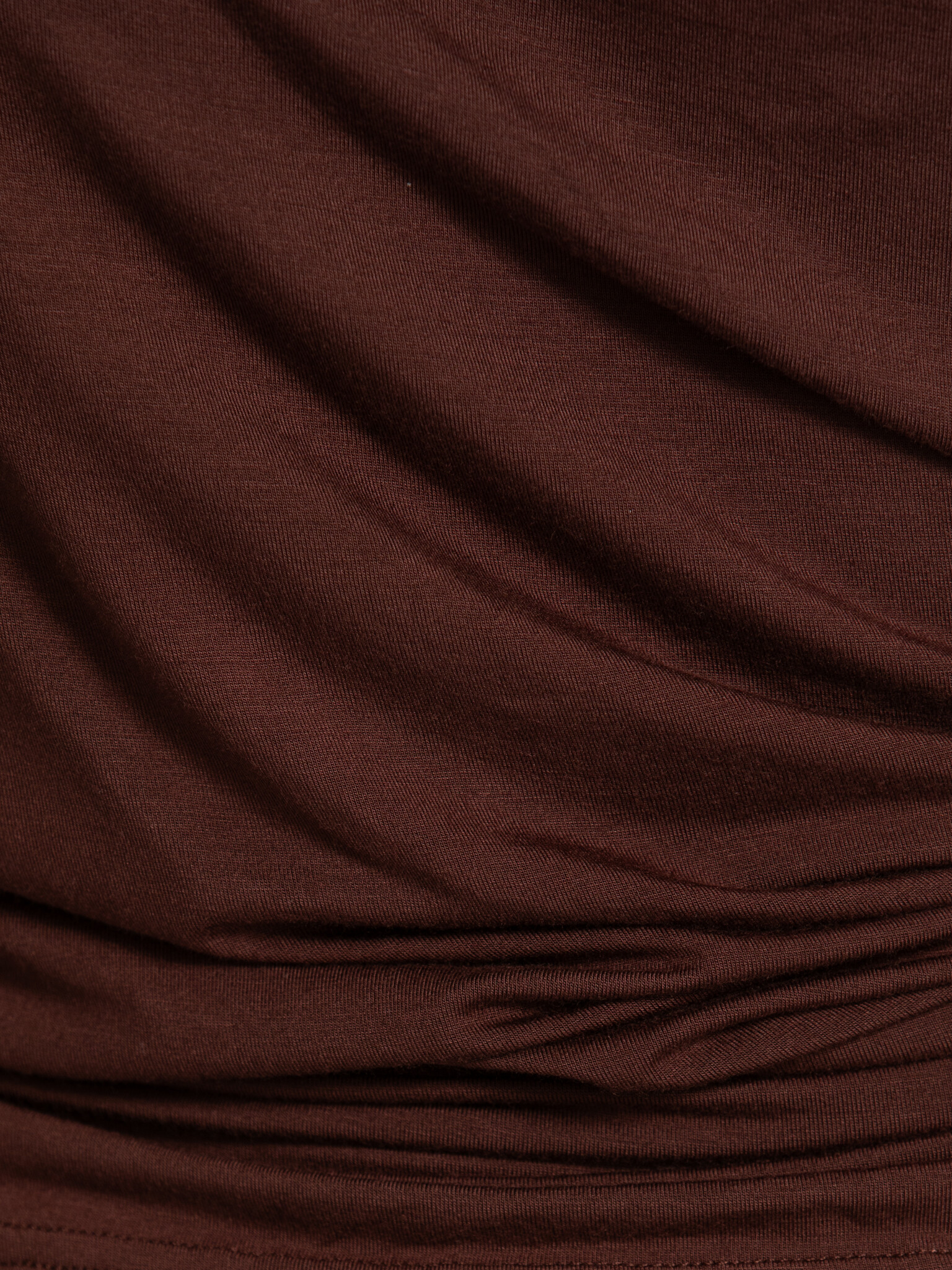 Les Soeurs draped longsleeve Riv 6. Basic, but with that little extra. This draped longsleeve plays with soft folds that ...