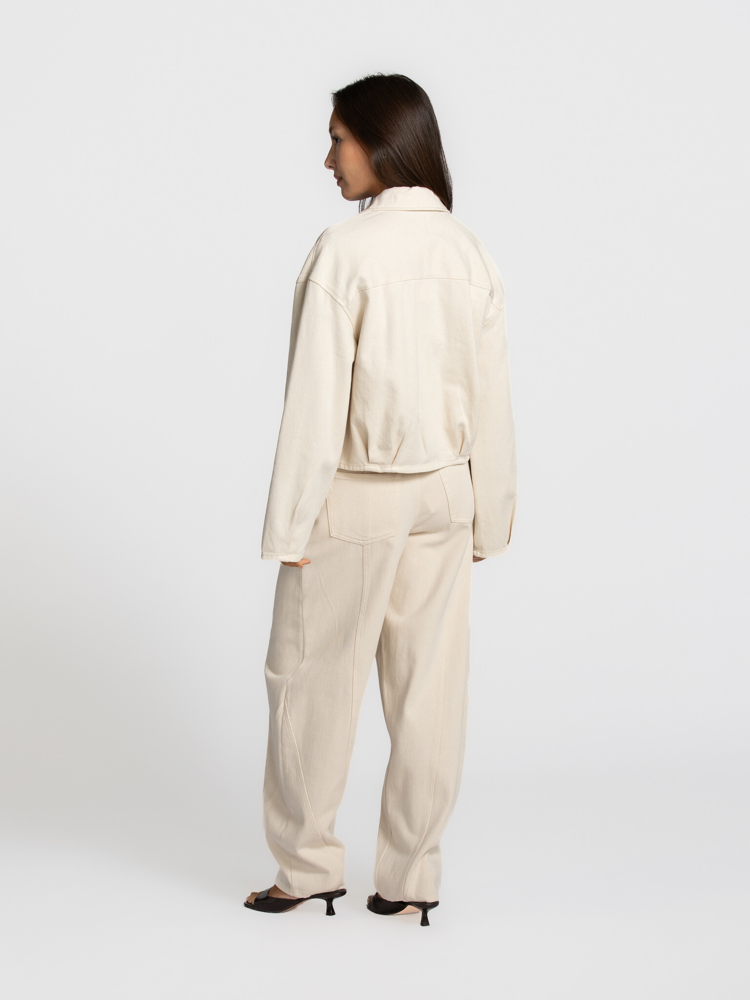 MBYM utility jacket Geviva Lalette 5. Clean lines, utility attitude. The cropped length and ecru shade give this jacket a...