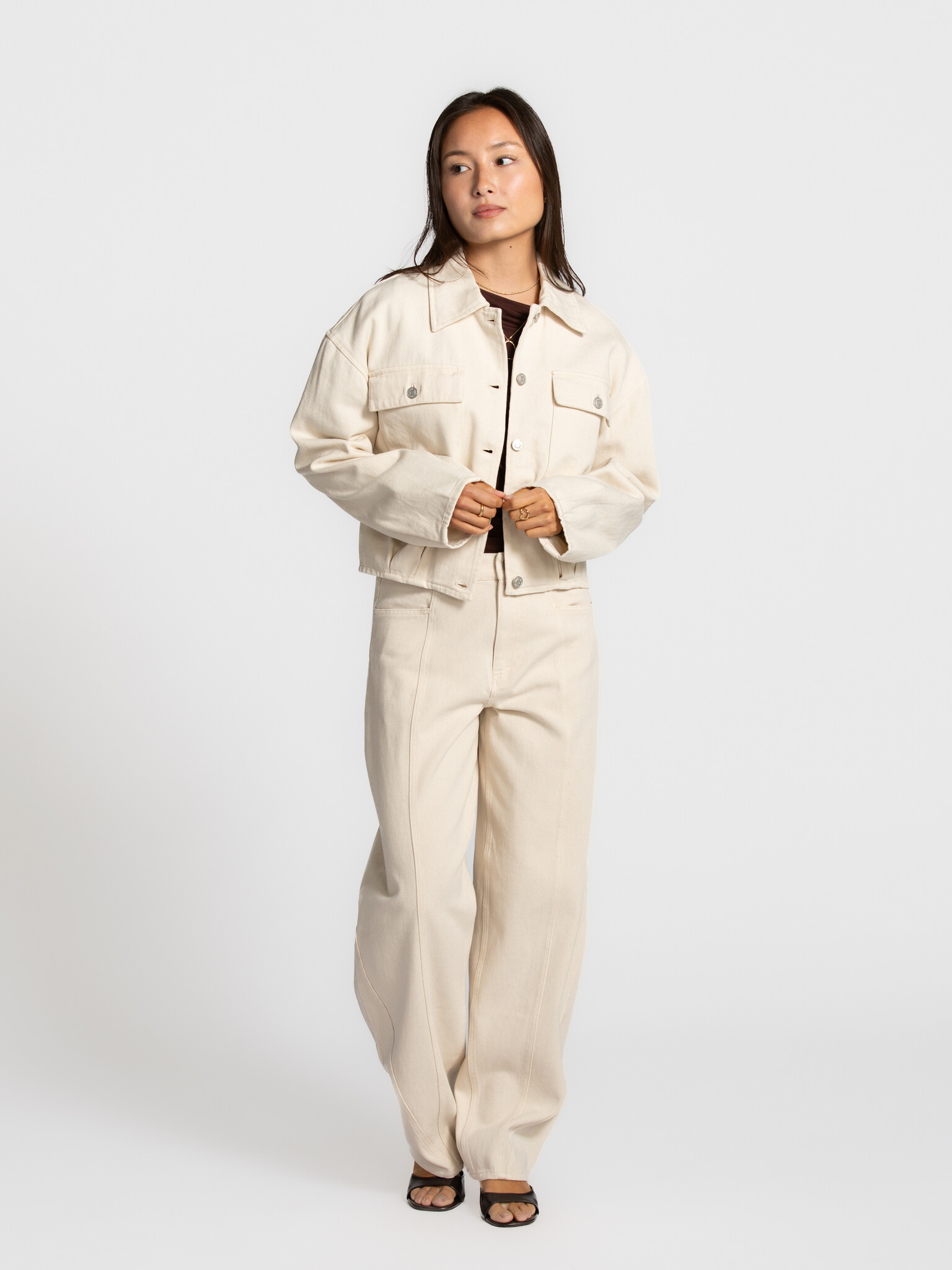 MBYM utility jacket Geviva Lalette 3. Clean lines, utility attitude. The cropped length and ecru shade give this jacket a...