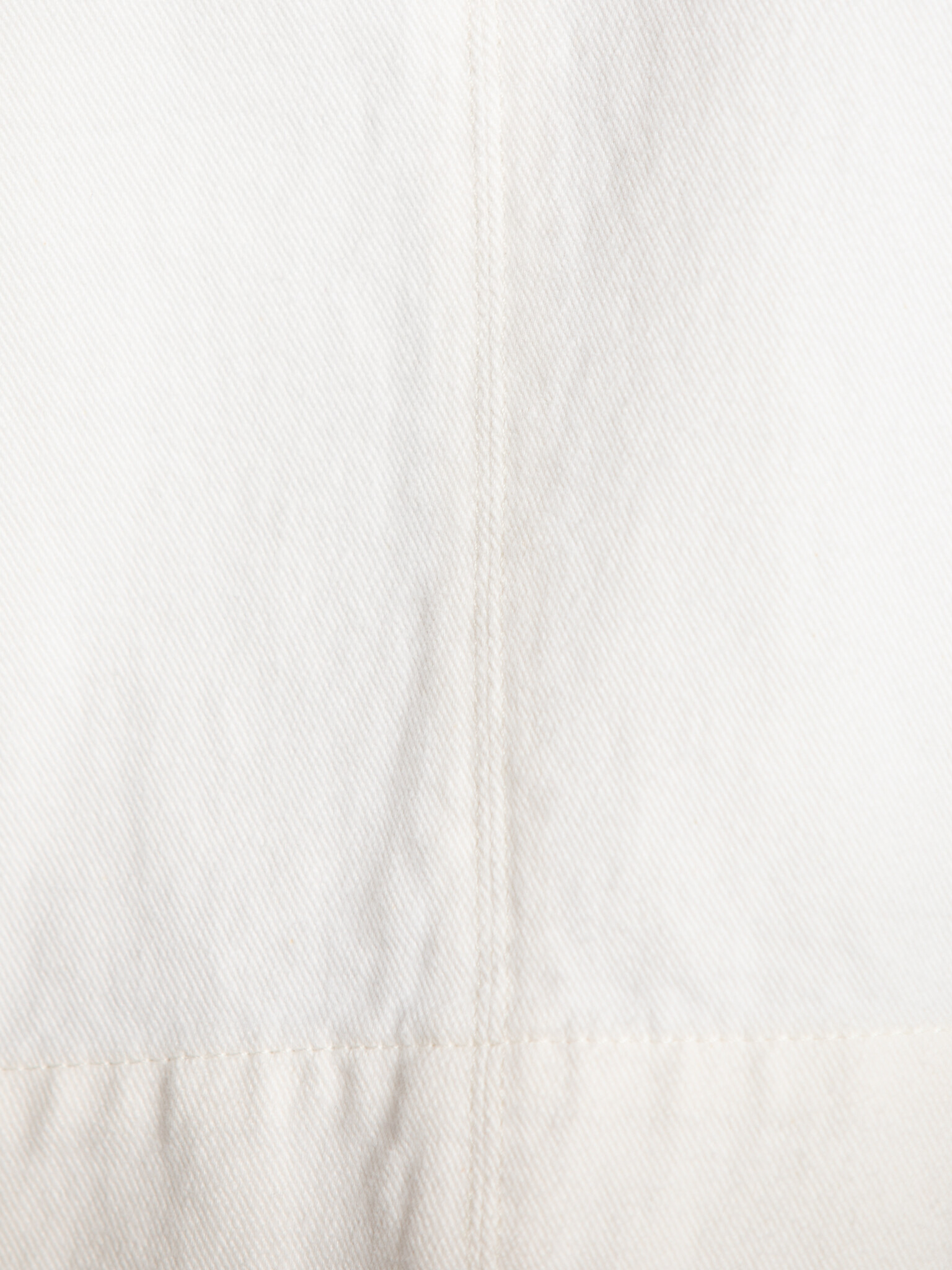 Les Soeurs sleeveless top Vera 6. Quiet elegance. This top combines a minimalist cut with a soft fabric. The sleeveless s...