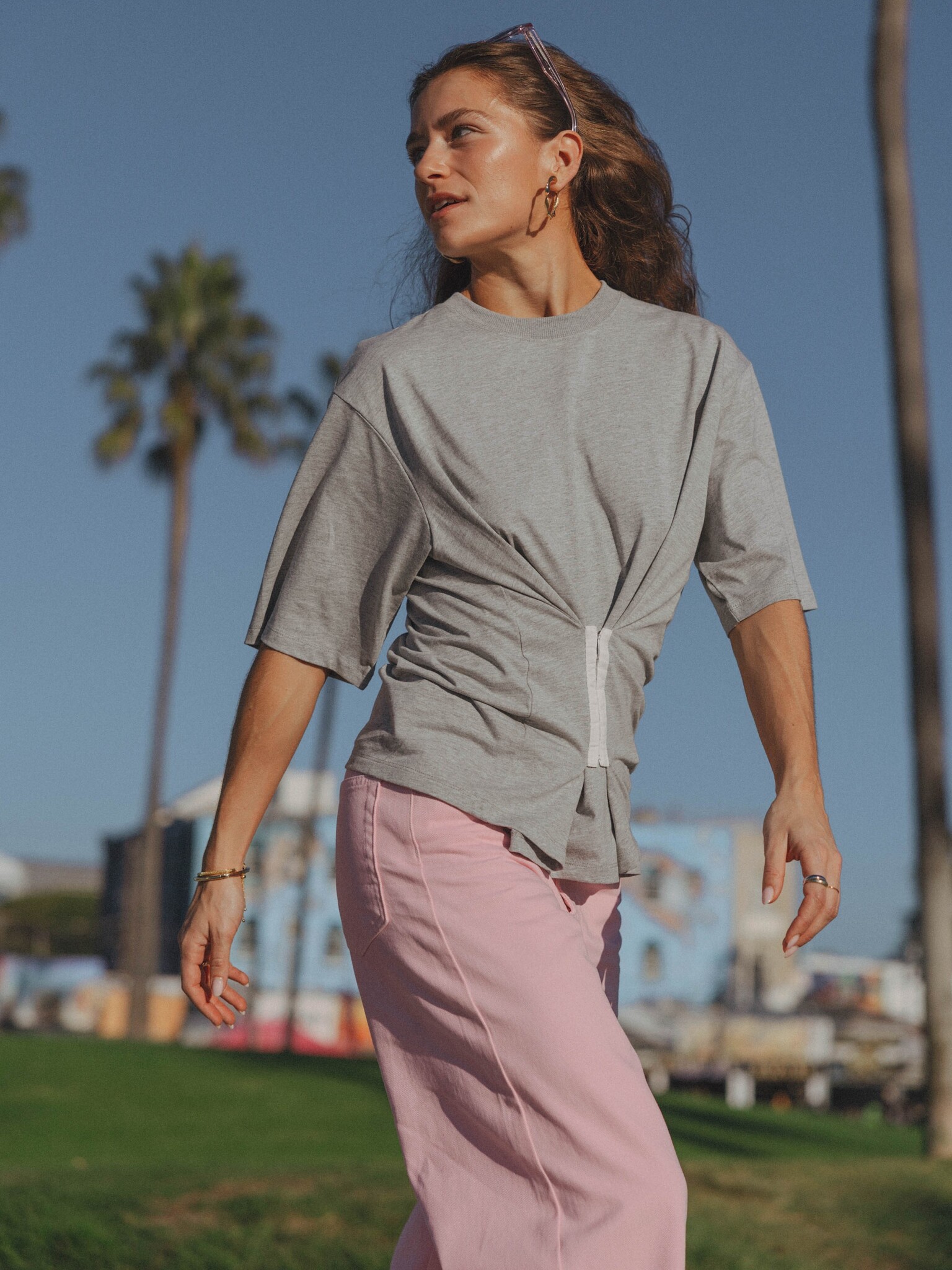 Les Soeurs corset T-shirt Lou 7. More than just a t-shirt. The soft, supple fabric feels familiar, while the corset detai...