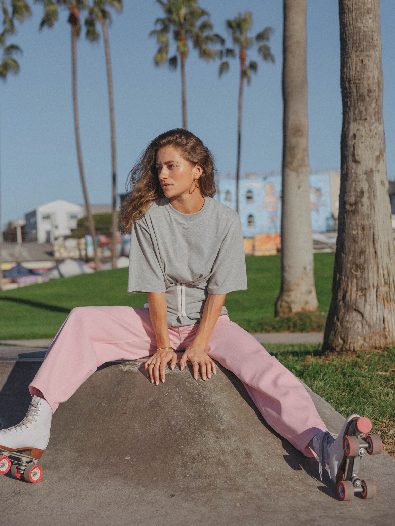 Les Soeurs corset T-shirt Lou 8. More than just a t-shirt. The soft, supple fabric feels familiar, while the corset detai...