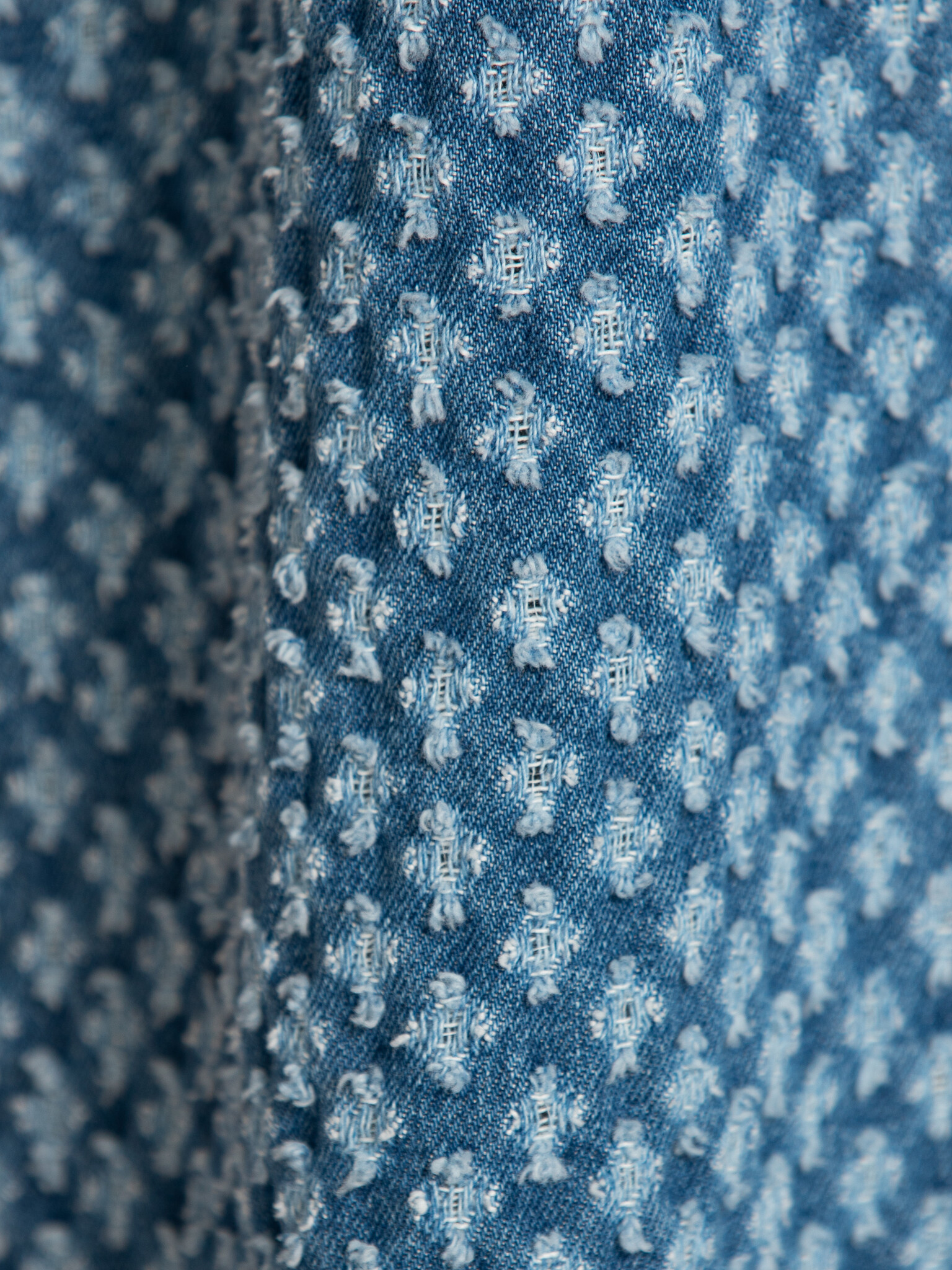 The tiny big sister robe en jean à manches bouffantes 6. Charmante et moderne à la fois. Une robe avec du caractère. Le g...