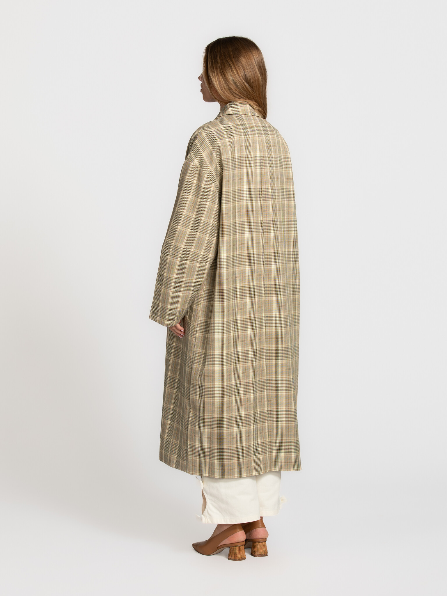 Edited trench-coat à carreaux Natasja 5. Le manteau qui définit votre look. Natasja associe une silhouette trench intempo...