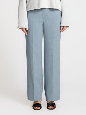 Broek Rita. Tailored, maar relaxed. Rita combineert een elegante pasvorm met een luchtige feel, waardoor ze zowel gekleed...