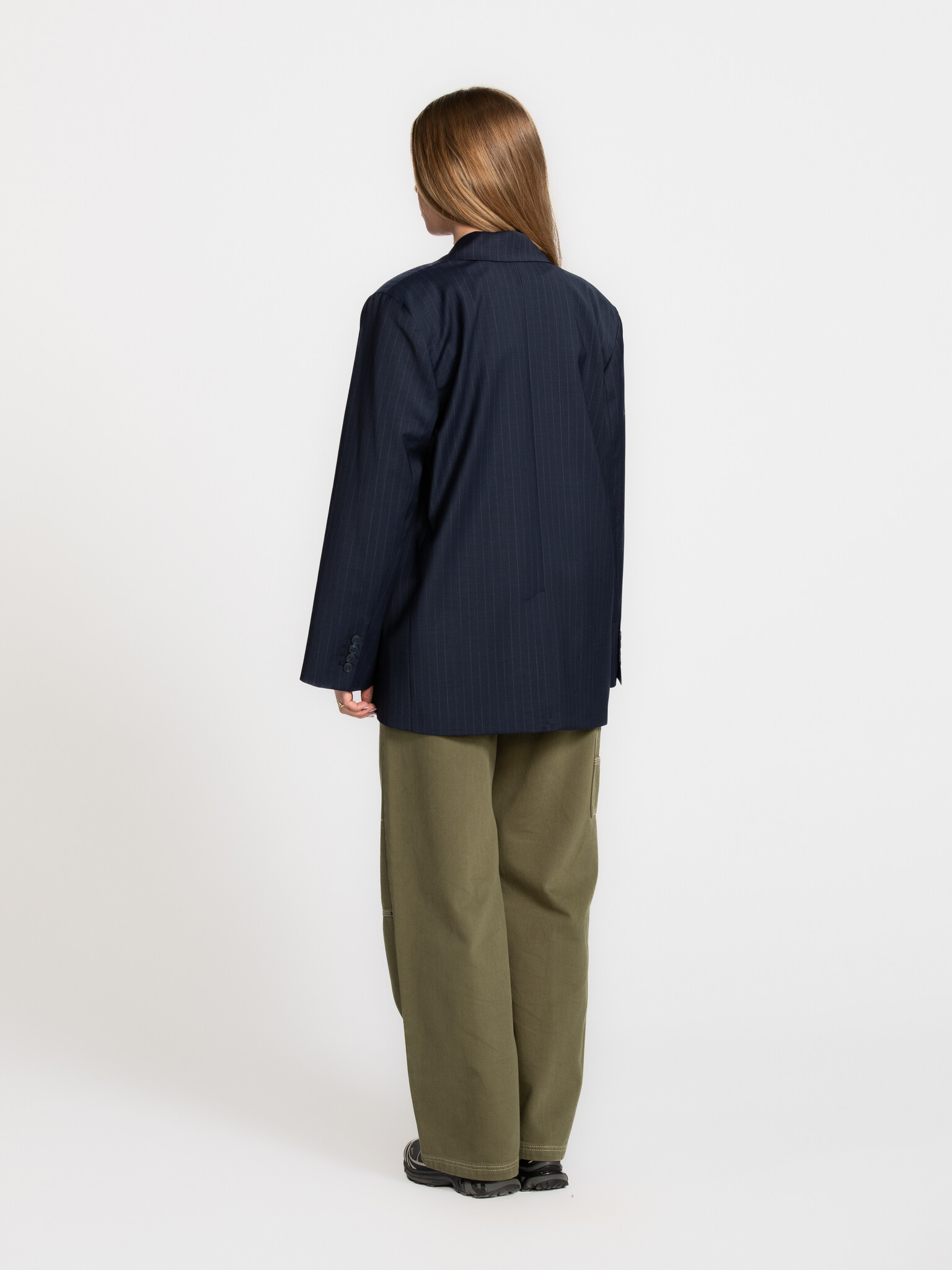 Selected oversized blazer Sanne 5. Streetstyle chic. This oversized blue pinstripe blazer adds instant character to your ...