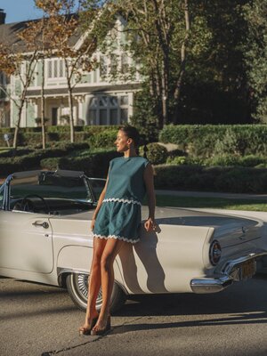 scalloped short Amadou
