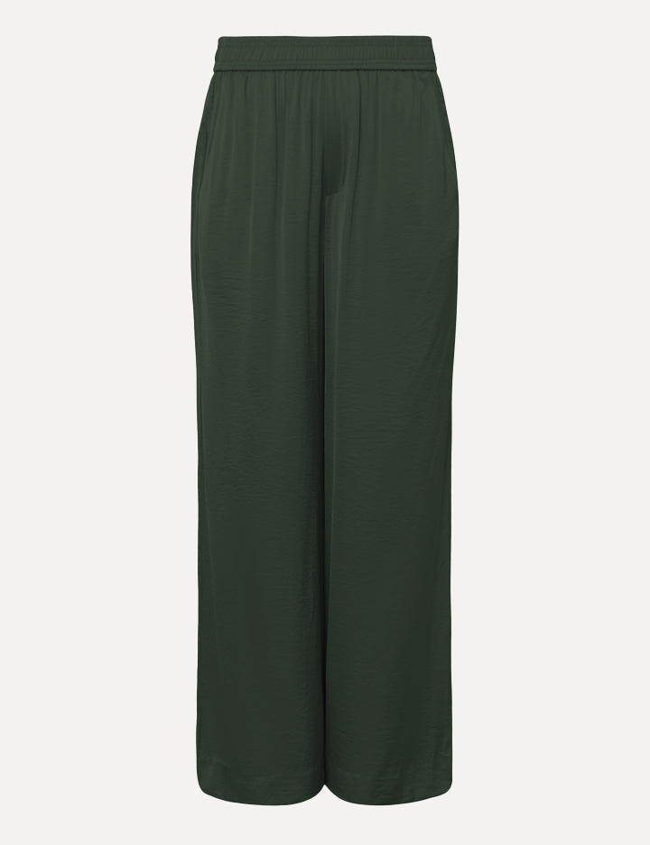 MBYM wijde broek Asaka Quill 2. Day to night dressing. Een broek die met je meebeweegt. De soepele satijnen stof en wijde...