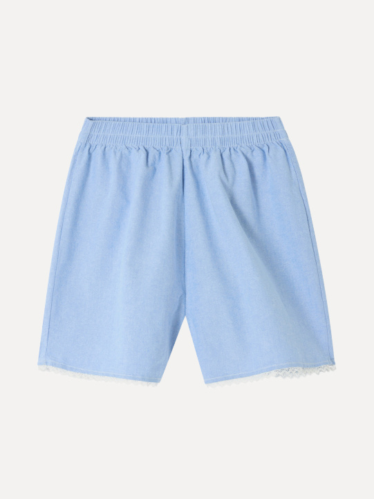 American Vintage short Feoly 2. A touch of lace. Ce short avec détail en dentelle apporte une touche rétro, féminine et p...