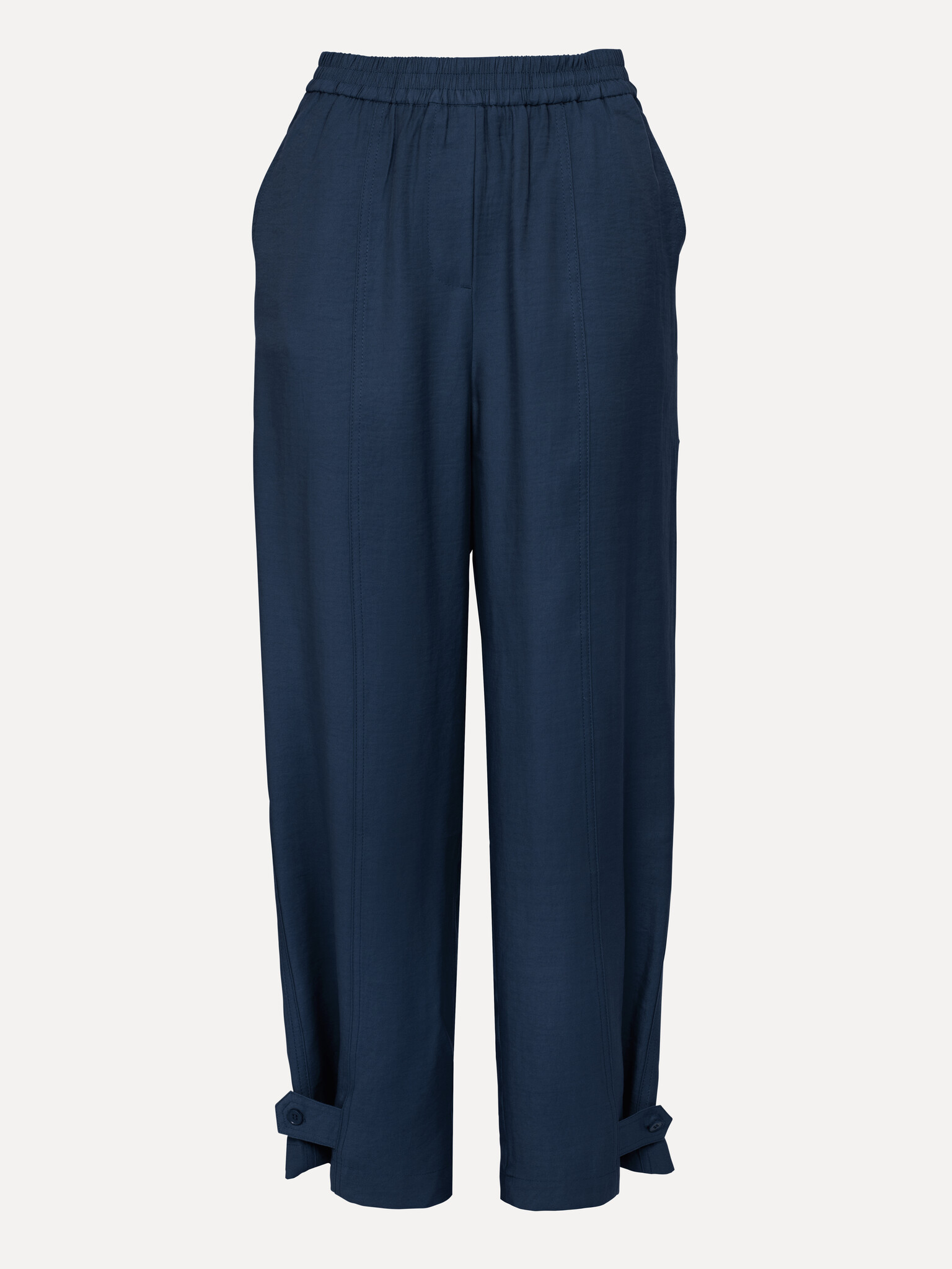 Le Marais pantalon avec détail à l’ourlet Safari 2. Parfois, tout ce dont vous avez besoin, c’est d’un bon pantalon. Celu...