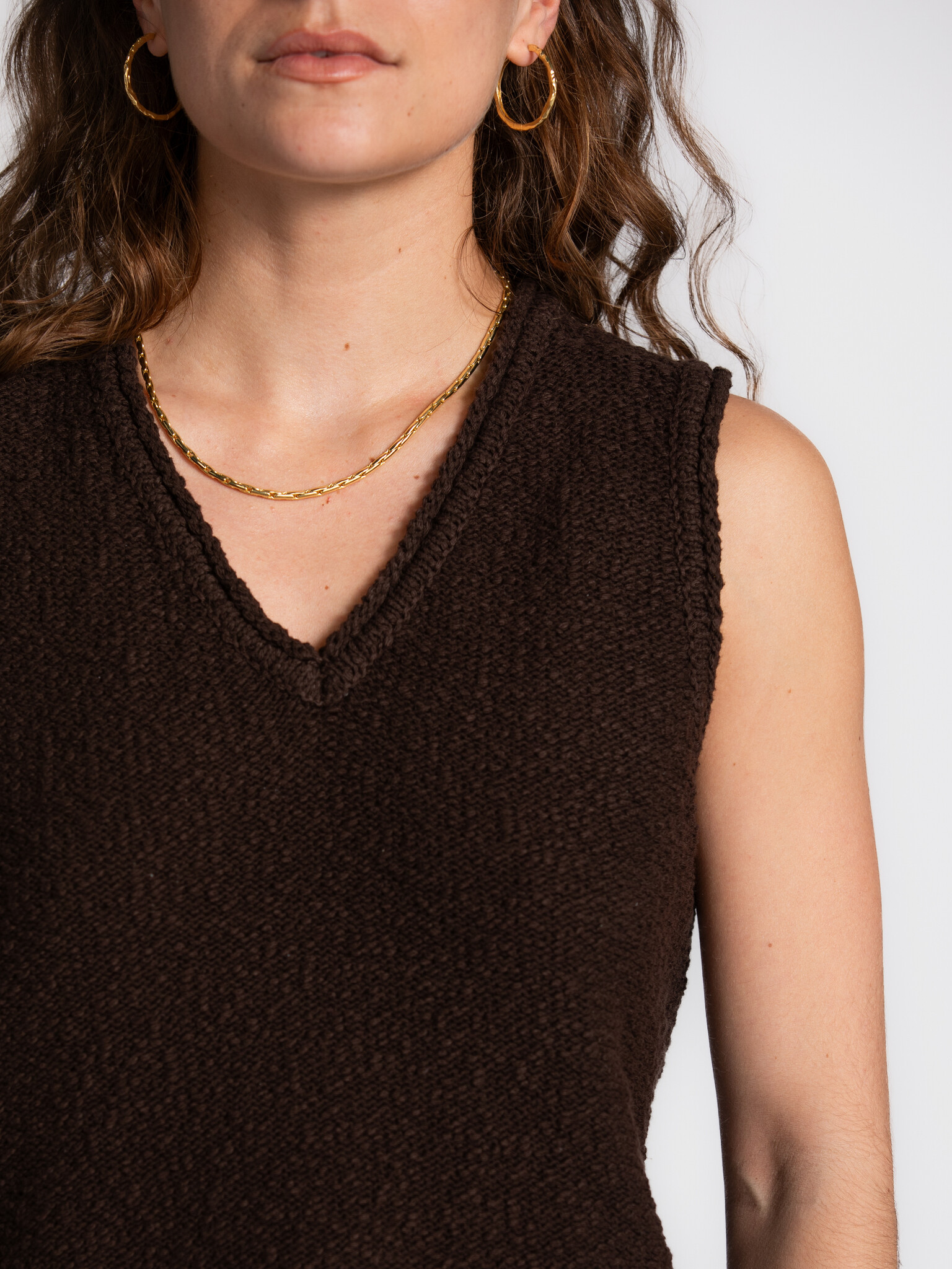 MBYM gebreide top Merac Linni 4. Feels like the right choice. De zachte knit en warme tint doen denken aan dat eerste kop...
