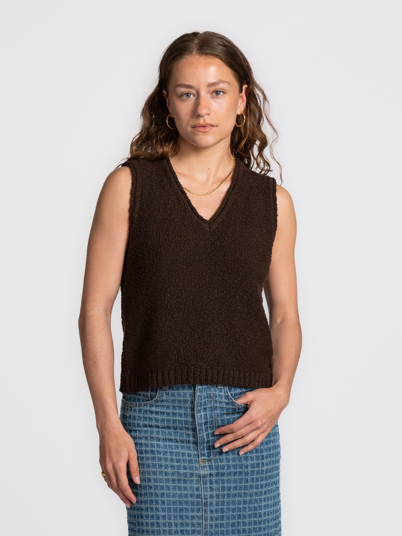 MBYM gebreide top Merac Linni 1. Feels like the right choice. De zachte knit en warme tint doen denken aan dat eerste kop...