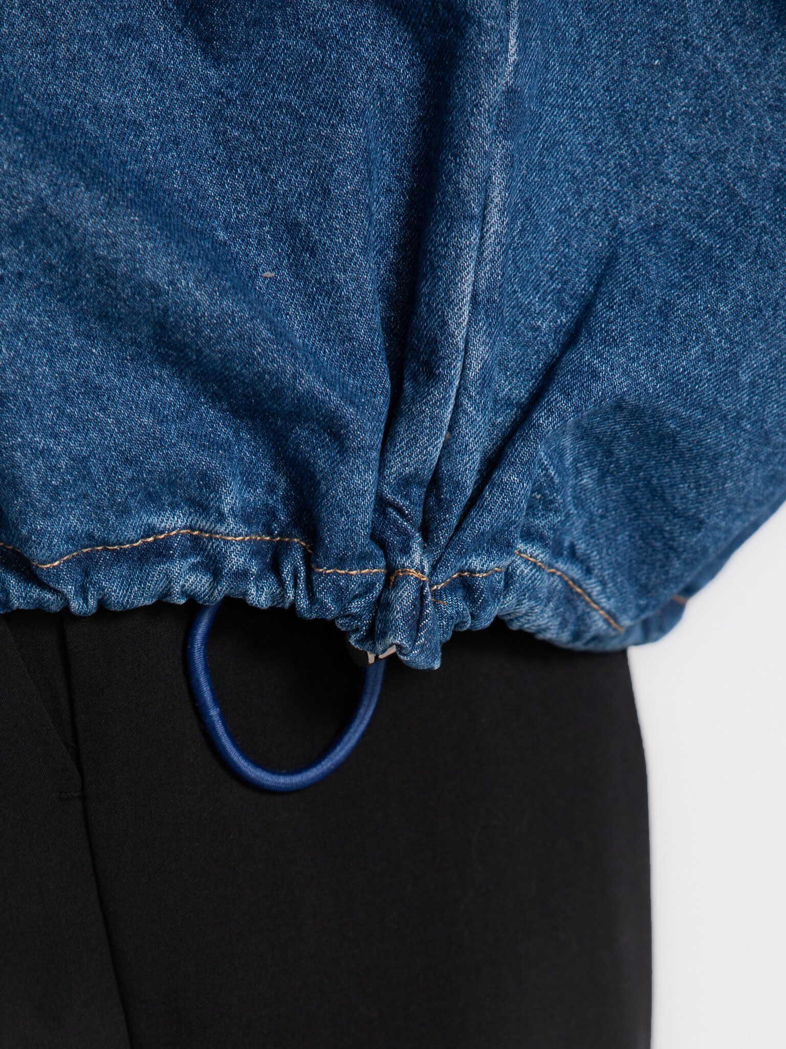 Edited denim jas Jilian 4. Denim op zijn best. Deze jas geeft je look een ontspannen maar krachtige uitstraling, alsof al...