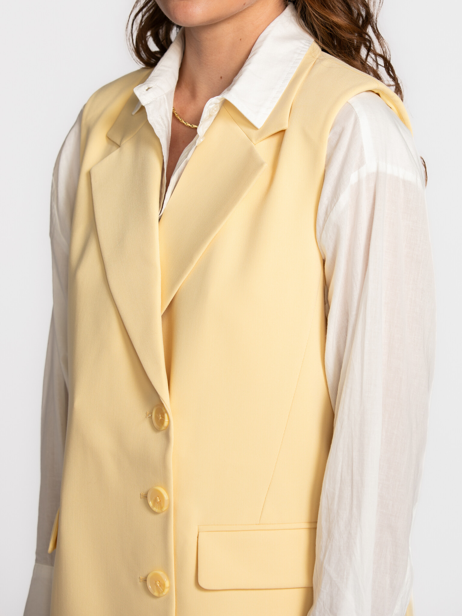 Les Soeurs blazer robe Helena 4. Power dressing, reinventé. Cette robe blazer sans manches associe une coupe nette à une ...