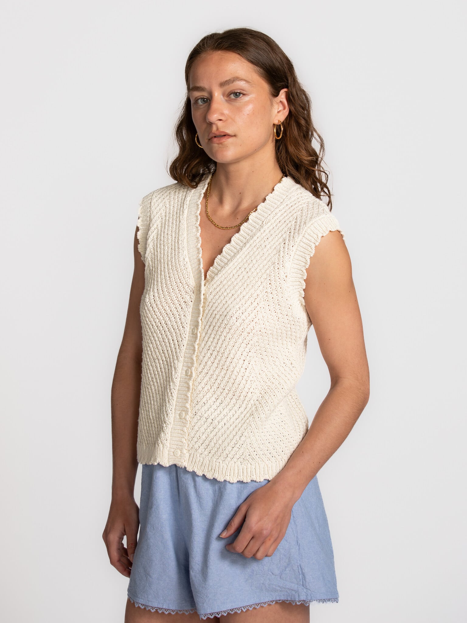 MBYM knitted top Maisa Eloven 1. Delicate knits. This knitted top with an openwork structure and V-neck radiates pure sof...