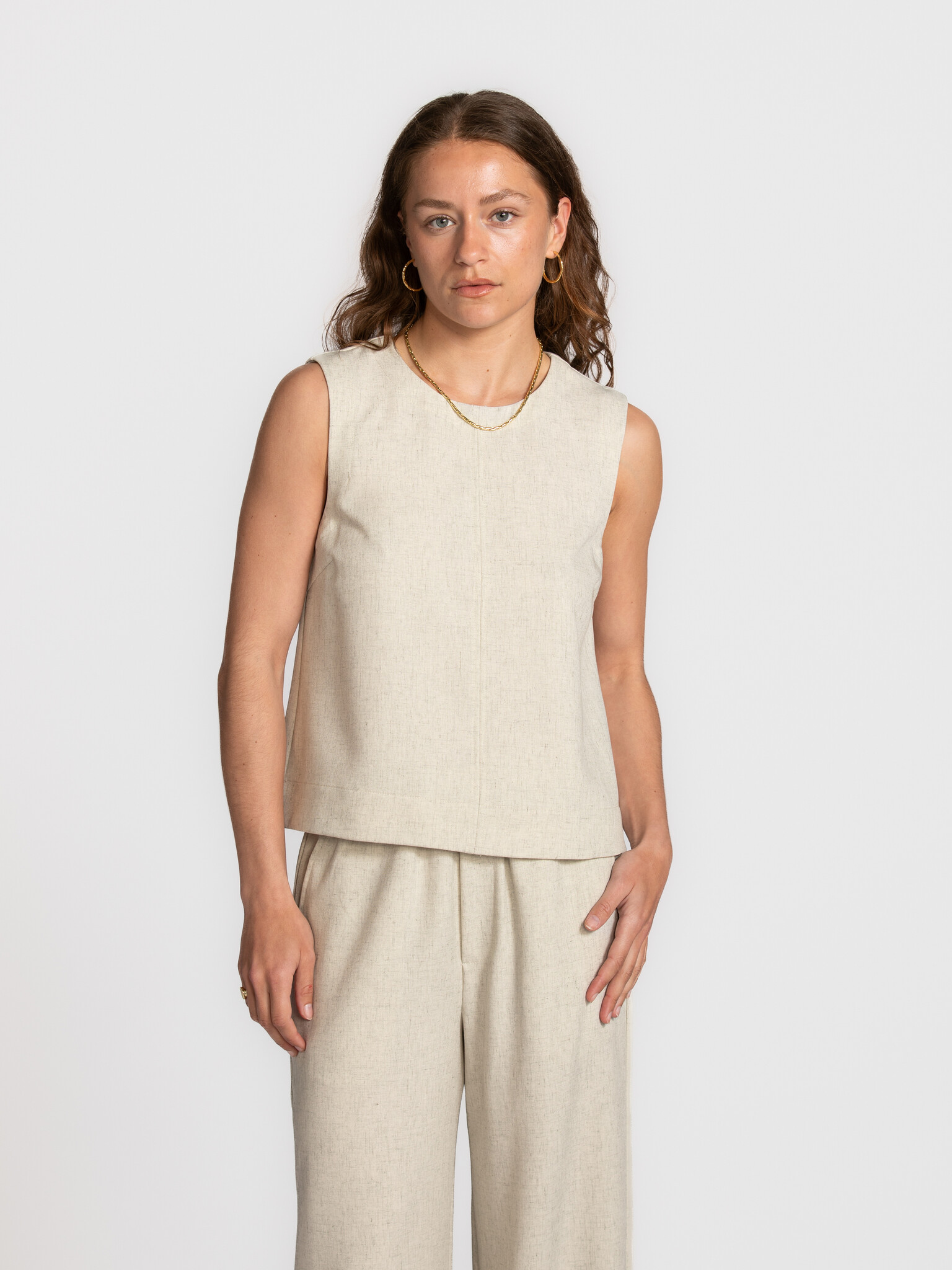 MBYM sleeveless top Tytus Morella 1. Soft to the touch with a flattering fit. The sleeveless cut and subtle texture add j...