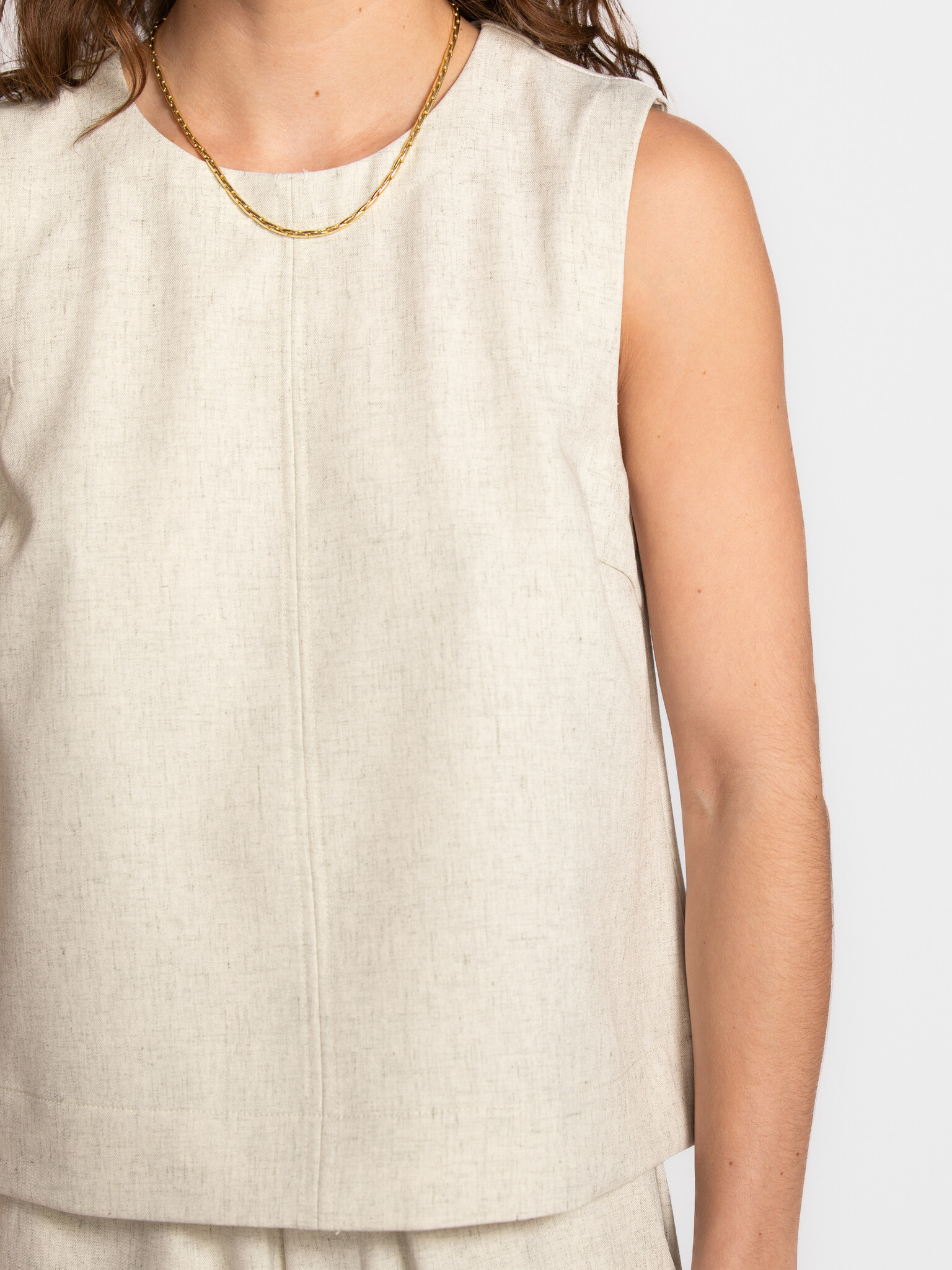 MBYM sleeveless top Tytus Morella 4. Soft to the touch with a flattering fit. The sleeveless cut and subtle texture add j...