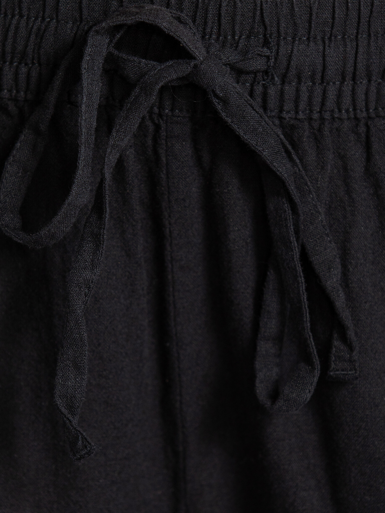 Selected linen shorts Luisa-Linnie 6. Soft structure. The comfortable waistband and fluid cut give these shorts a relaxed...
