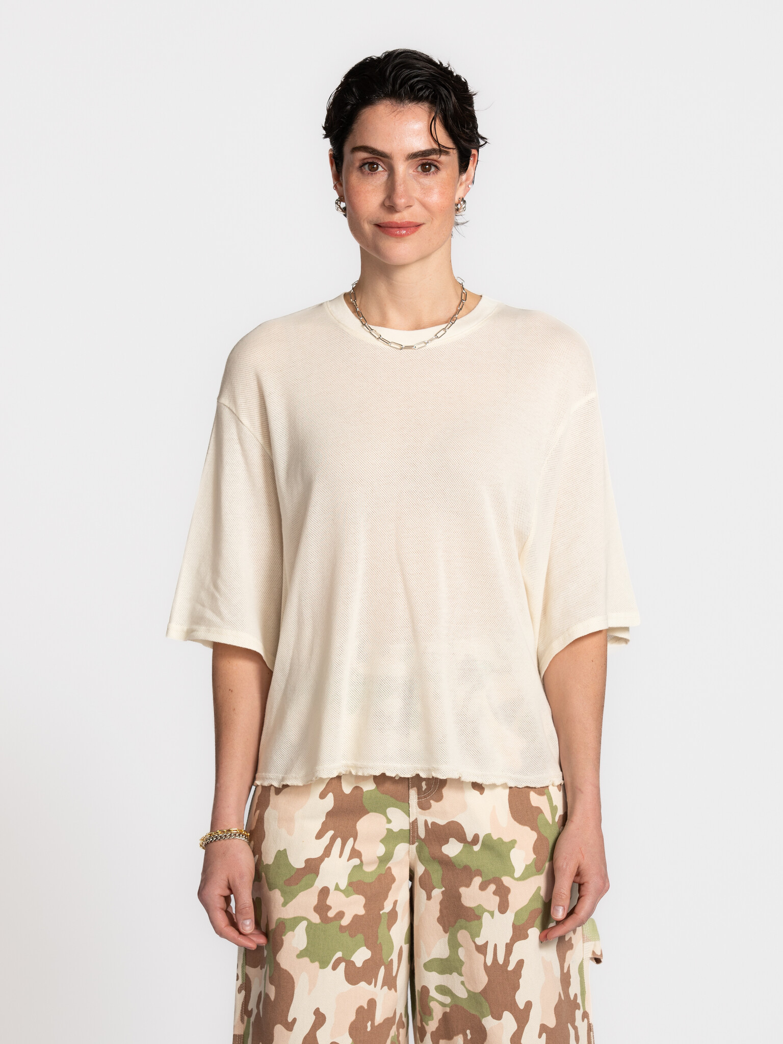 American Vintage T-shirt oversize Atatrip 1. Just throw it on. La coupe oversize et la matière douce créent un look décon...