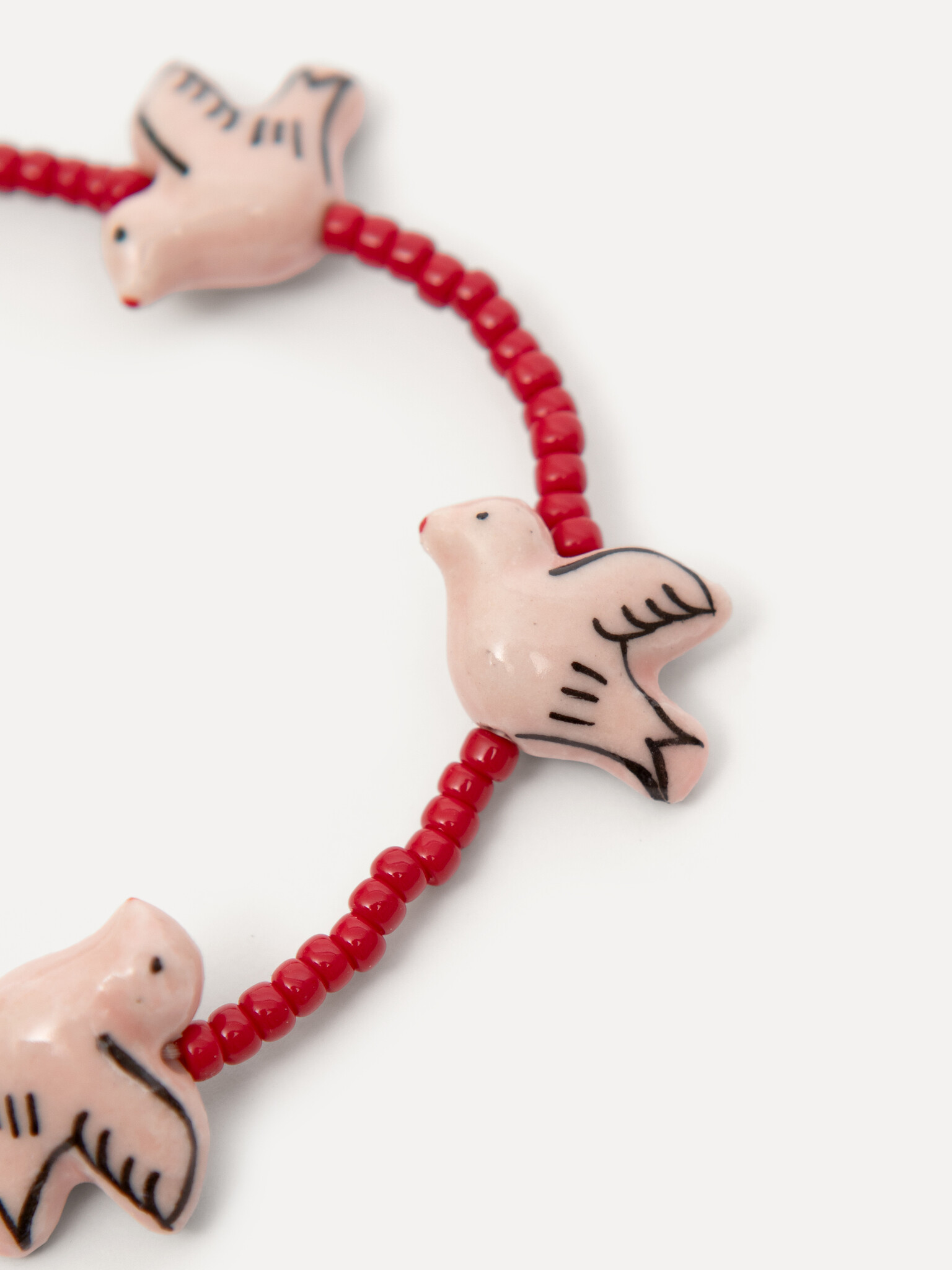 Les Soeurs bracelet Lauren 2. Comme s’ils dansaient autour de votre poignet. Ce bracelet avec de petits oiseaux apporte u...
