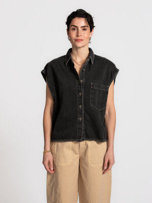 Shirt Yopday. Not your usual layer. The sleeveless cut and slightly sturdier feel give it a cool edge that feels just a b...