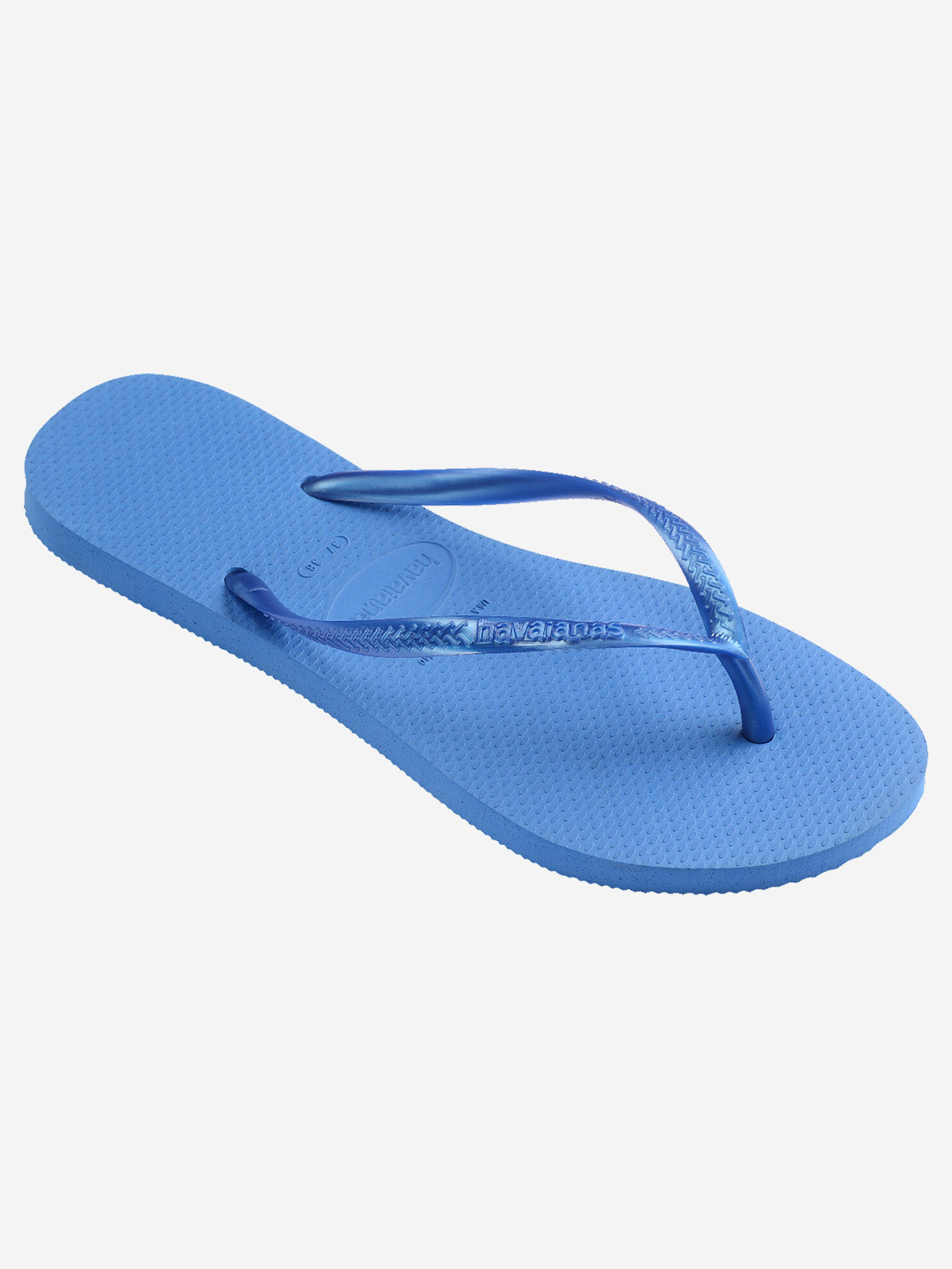 Havaianas slim 3. Comme une sensation de fraîcheur instantanée. Ces tongs bleu éclatant apportent une touche estivale à v...