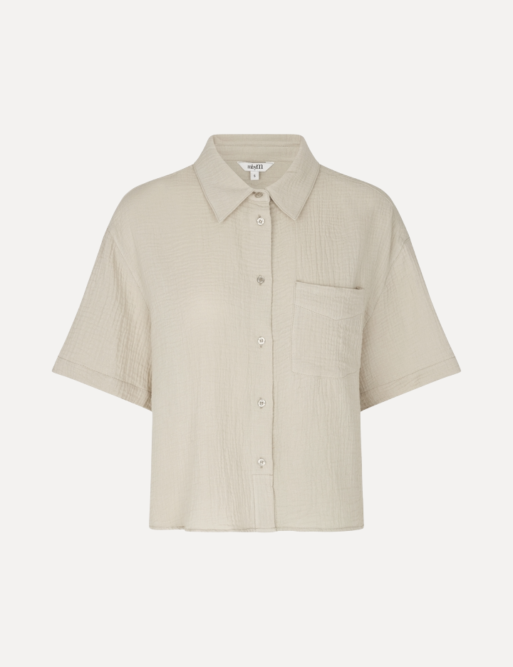 MBYM chemise Liraz Renetta 2. Une base douce pour chaque jour. La texture légère en tétra et la coupe relaxed apportent j...