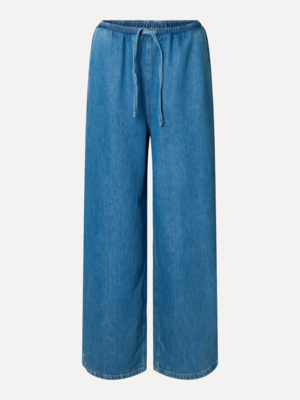Pantalon Tenna. Pensez à votre jean le plus porté, mais en plus souple. Ce pantalon tombe librement le long du corps et o...