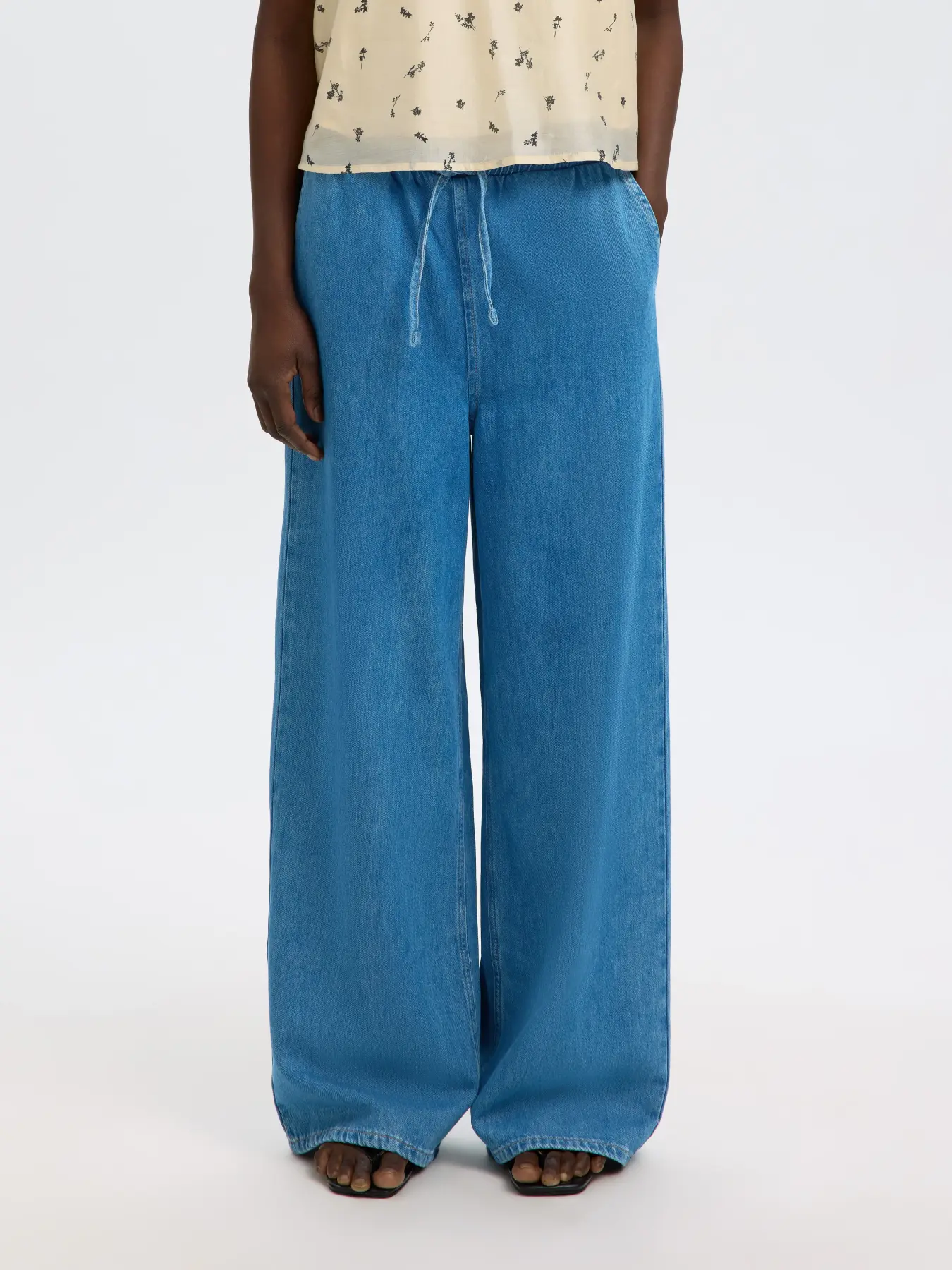Selected pantalon à jambe ample Tenna 2. Pensez à votre jean le plus porté, mais en plus souple. Ce pantalon tombe librem...
