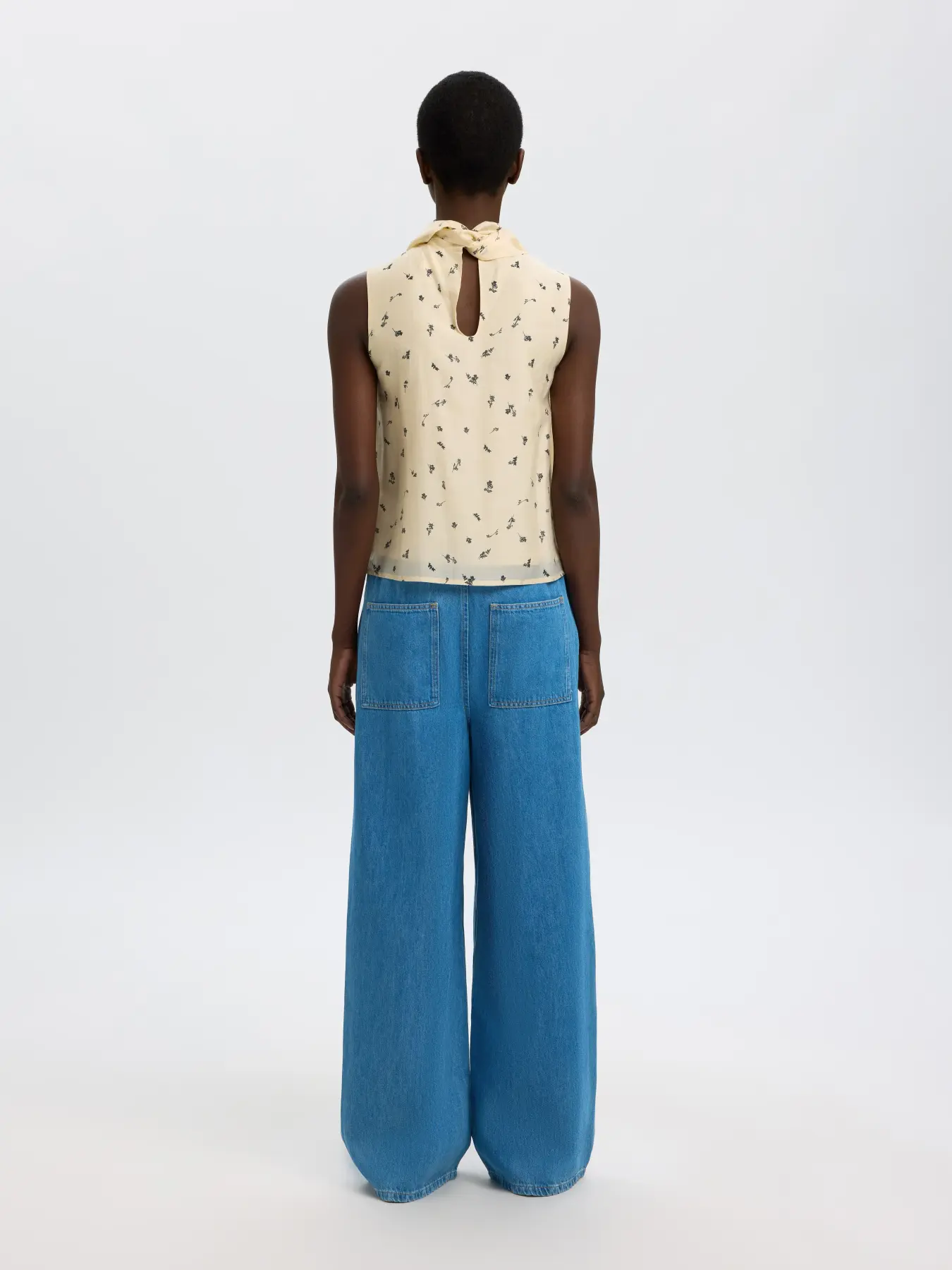 Selected pantalon à jambe ample Tenna 5. Pensez à votre jean le plus porté, mais en plus souple. Ce pantalon tombe librem...