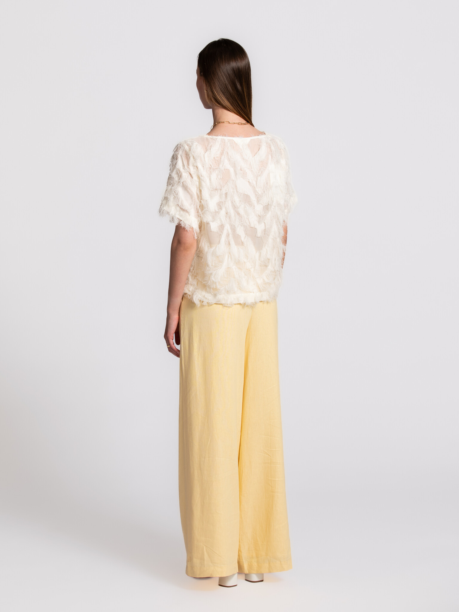 Selected blouse MyLine 5. A statement piece that elevates your look. The layered finish creates a lively effect, turning ...