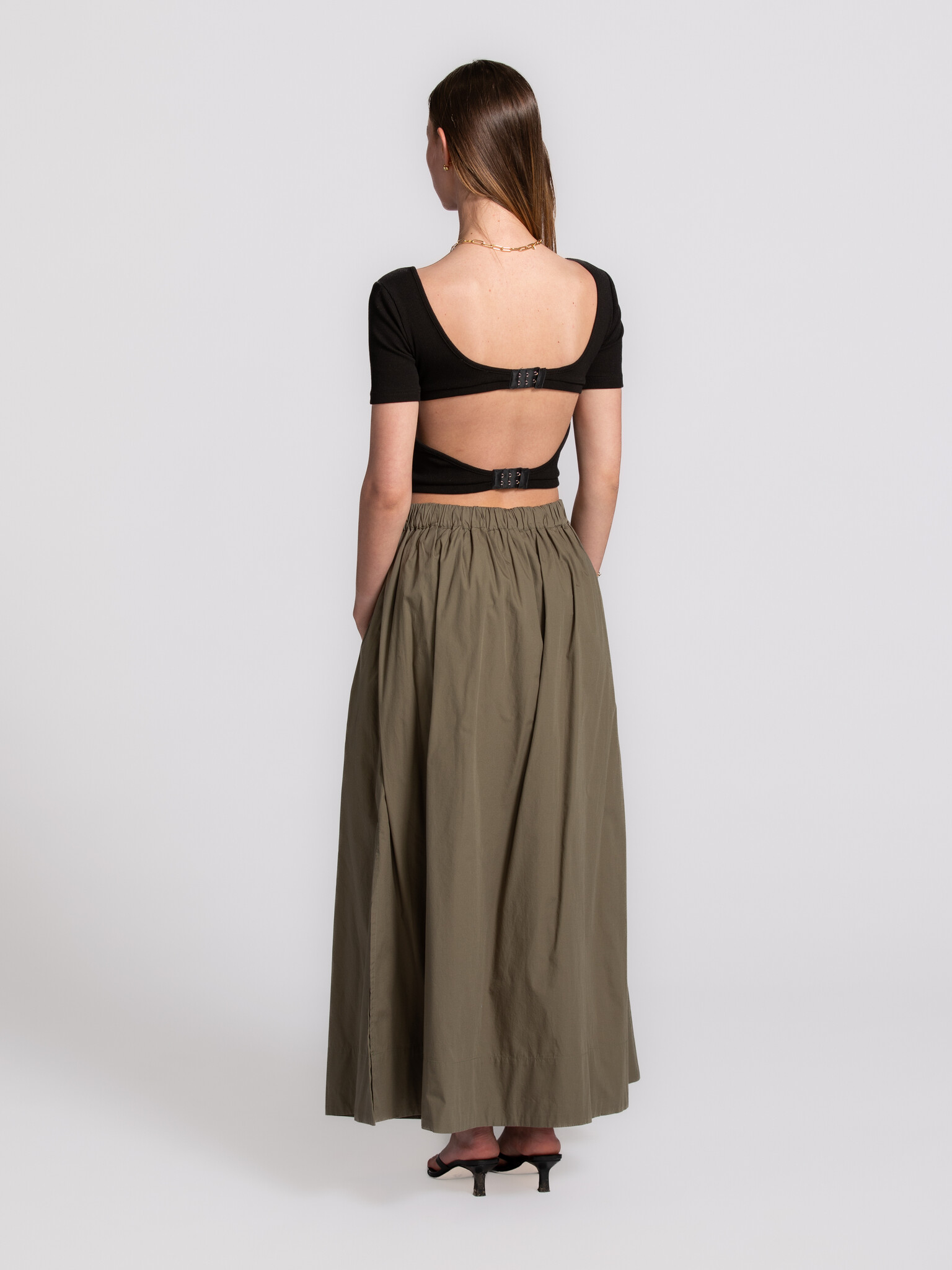 Les Soeurs cropped rib top Isabella 5. The soft fabric and close fit create a base that goes with everything. The rib tex...