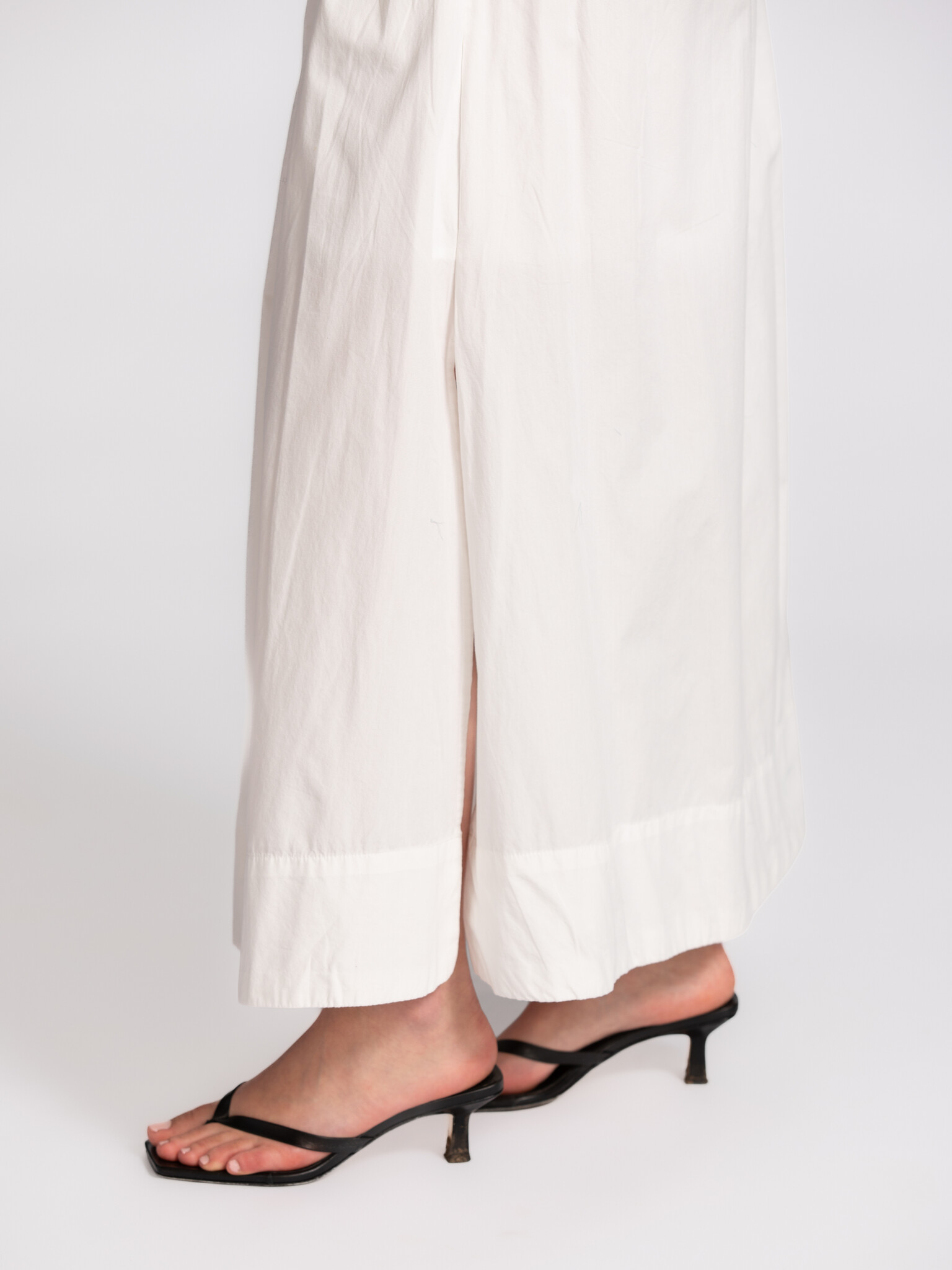 Selected maxi skirt Blair 4. The fluid fabric and flowing length give this skirt a calm, elegant look. It falls loosely a...