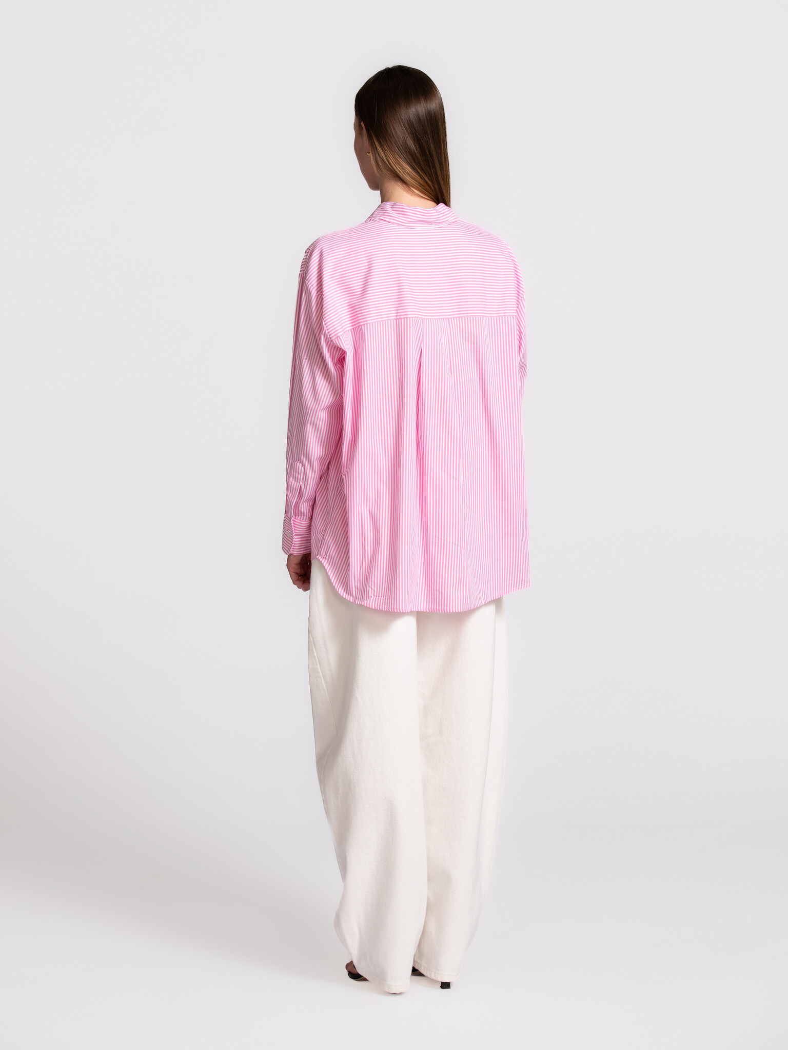 Les Soeurs gestreept hemd Yara 5. Een speelse toevoeging aan je garderobe. Deze blouse brengt een zachte, frisse uitstral...