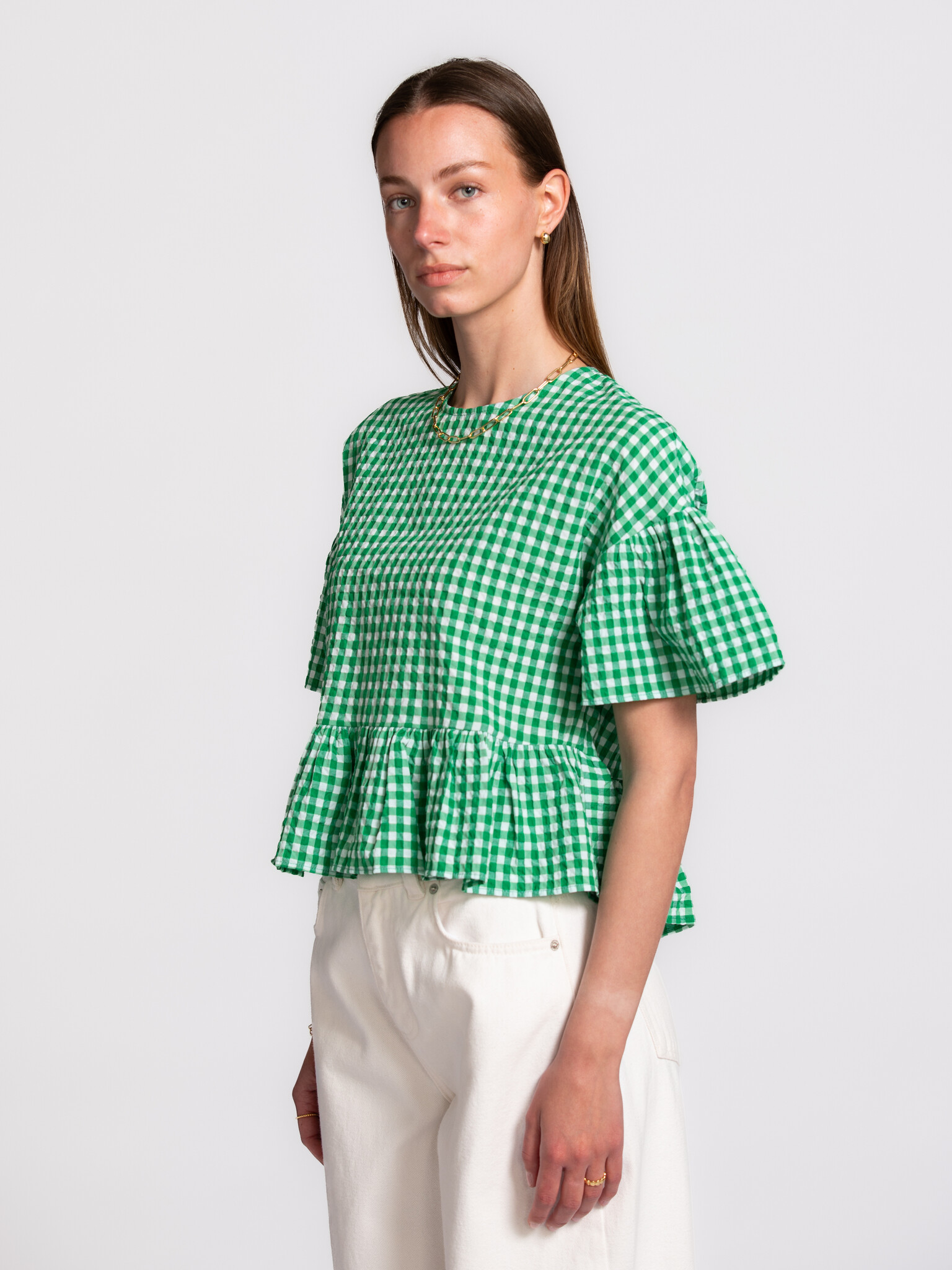 Edited blouse vichy Tuala 1. Frais, ludique et un peu audacieux. La blouse associe une coupe légère à un imprimé vichy jo...