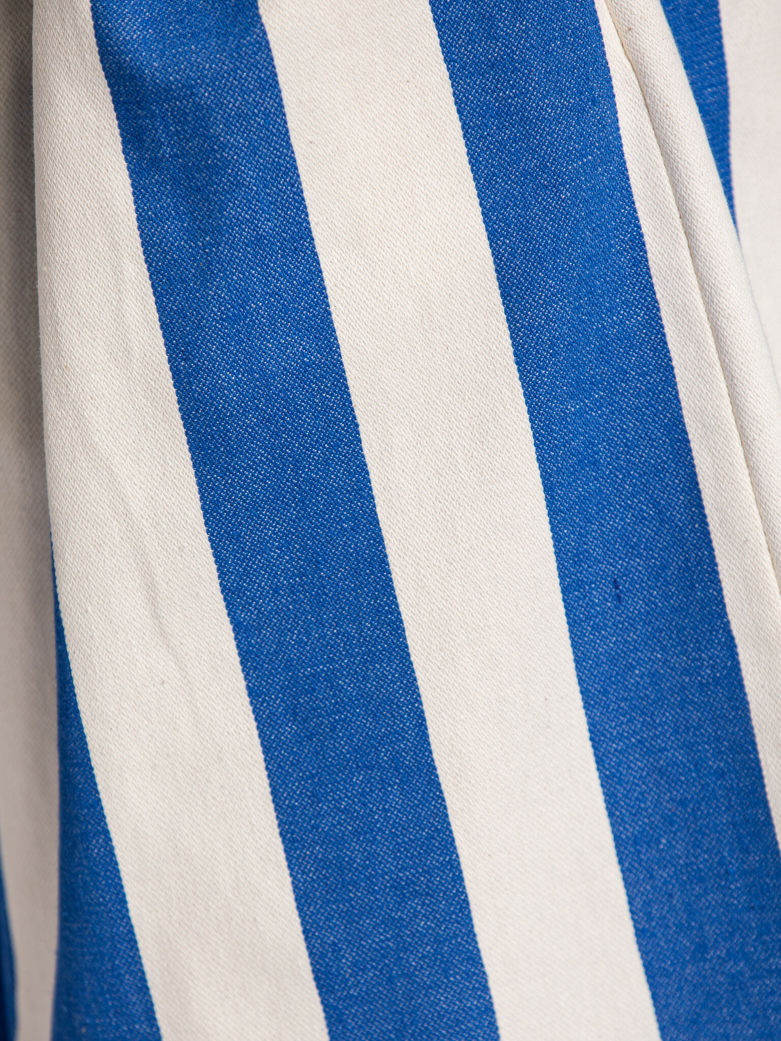 Le Marais striped bermuda Lynn 6. The fresh blue stripes give these bermuda shorts a relaxed feel, while the wide fit add...
