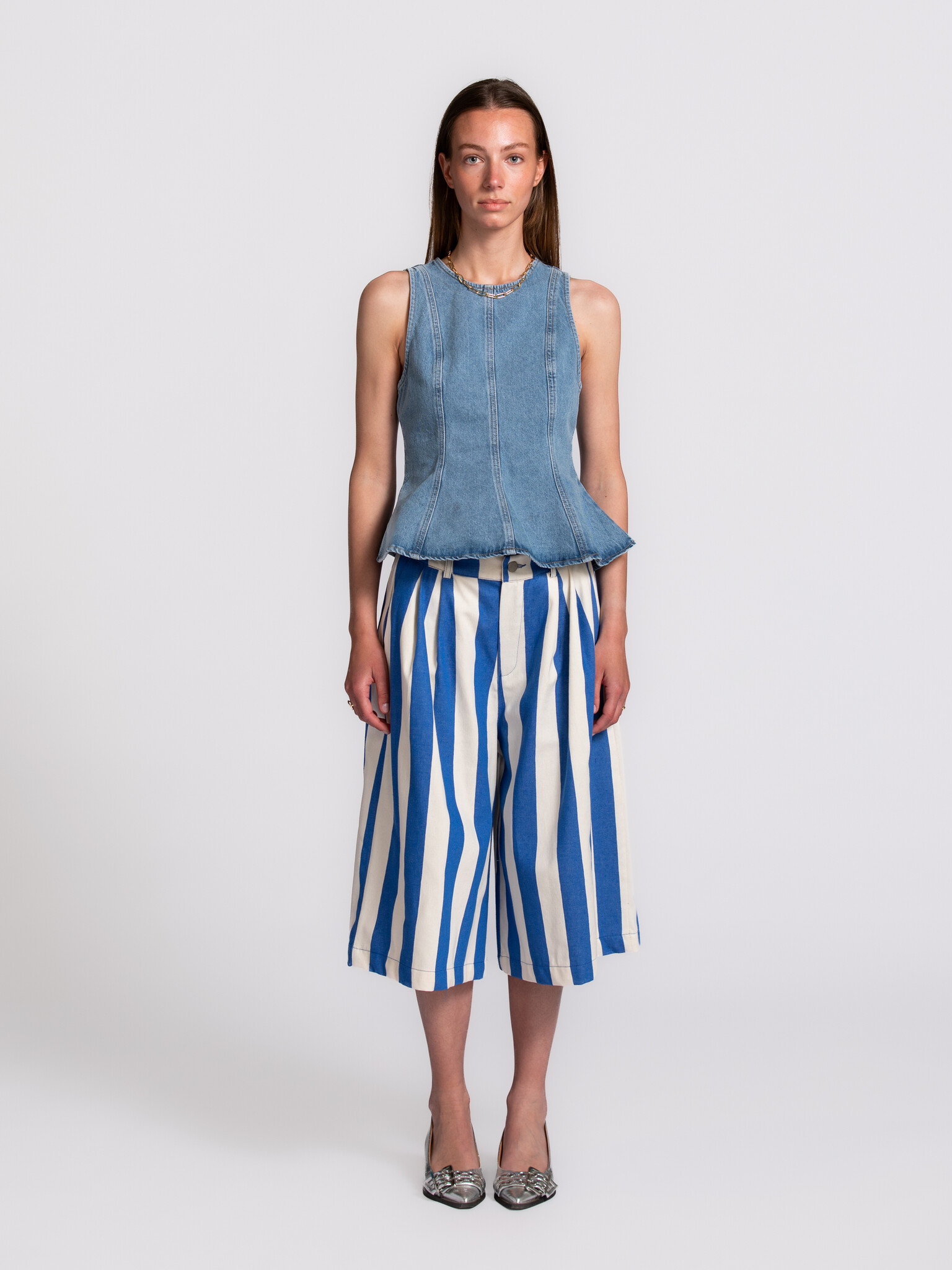 Edited denim top Brenda 3. A denim moment, with its fitted shape and subtle flare gives this top a beautiful look that mo...