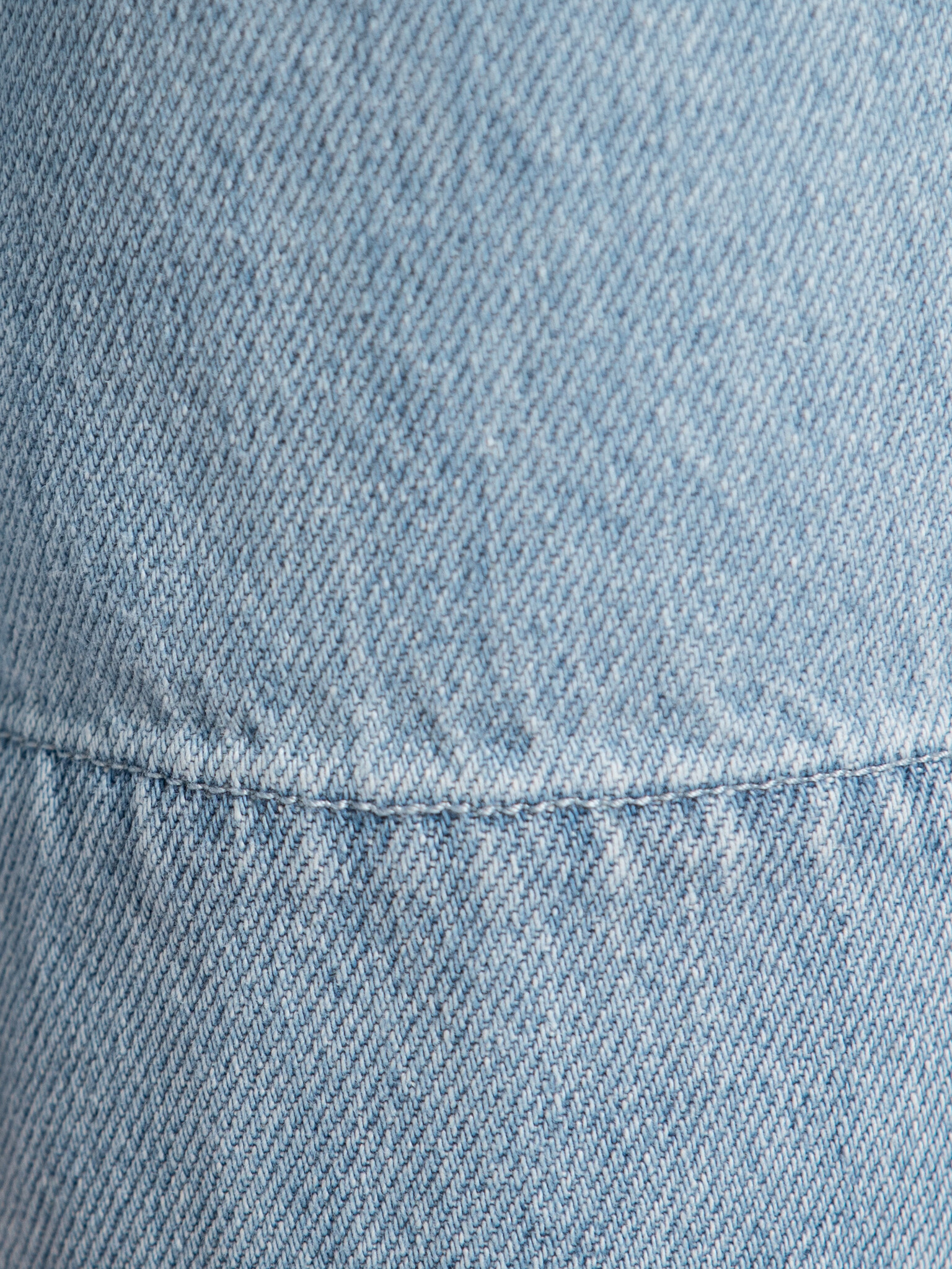 MBYM bermuda en denim Sanira Stellan 6. Rien n’évoque plus l’été que le denim sur peau nue. Grâce à ses jambes larges et ...