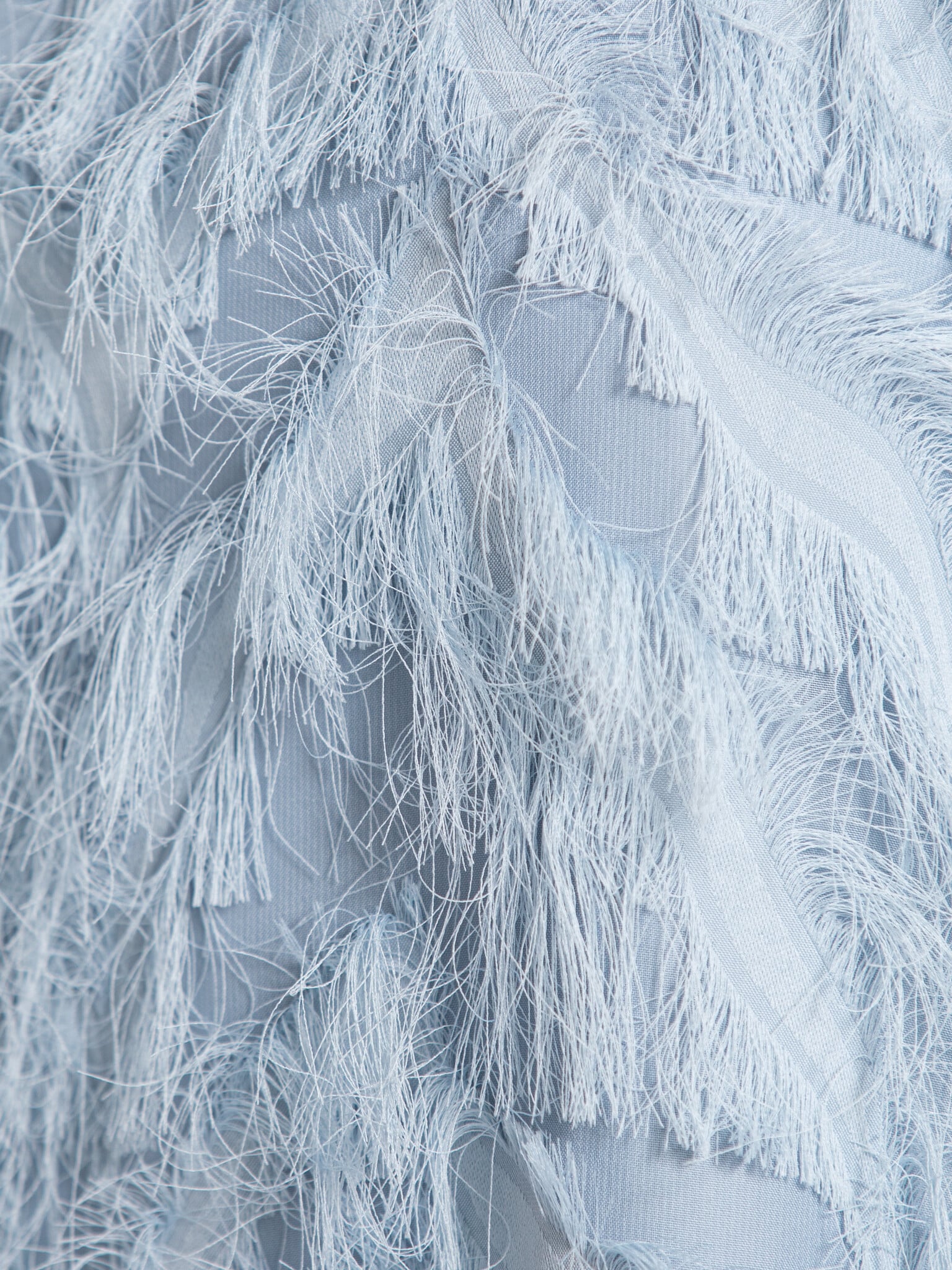 Selected robe MyLine 6. Les franges apportent mouvement et dimension à cette mini-robe. Sa texture légère et sa couleur d...