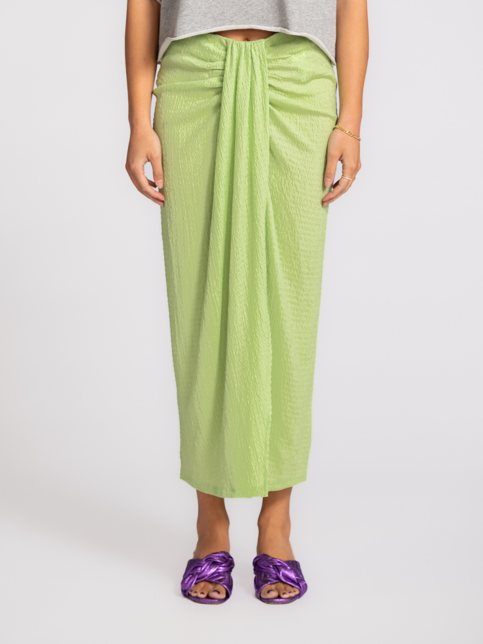 Edited skirt Yola 1. Easy to wear, easy to love. With its flowy fit and summery feel, this skirt is made for sunny days. ...