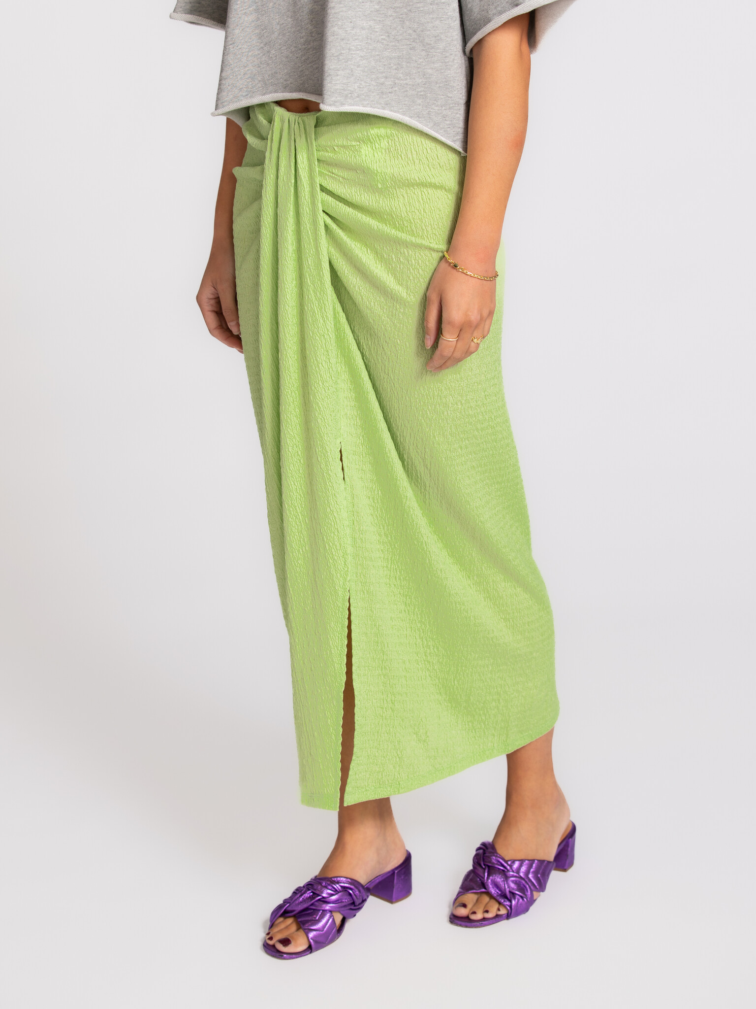 Edited skirt Yola 4. Easy to wear, easy to love. With its flowy fit and summery feel, this skirt is made for sunny days. ...