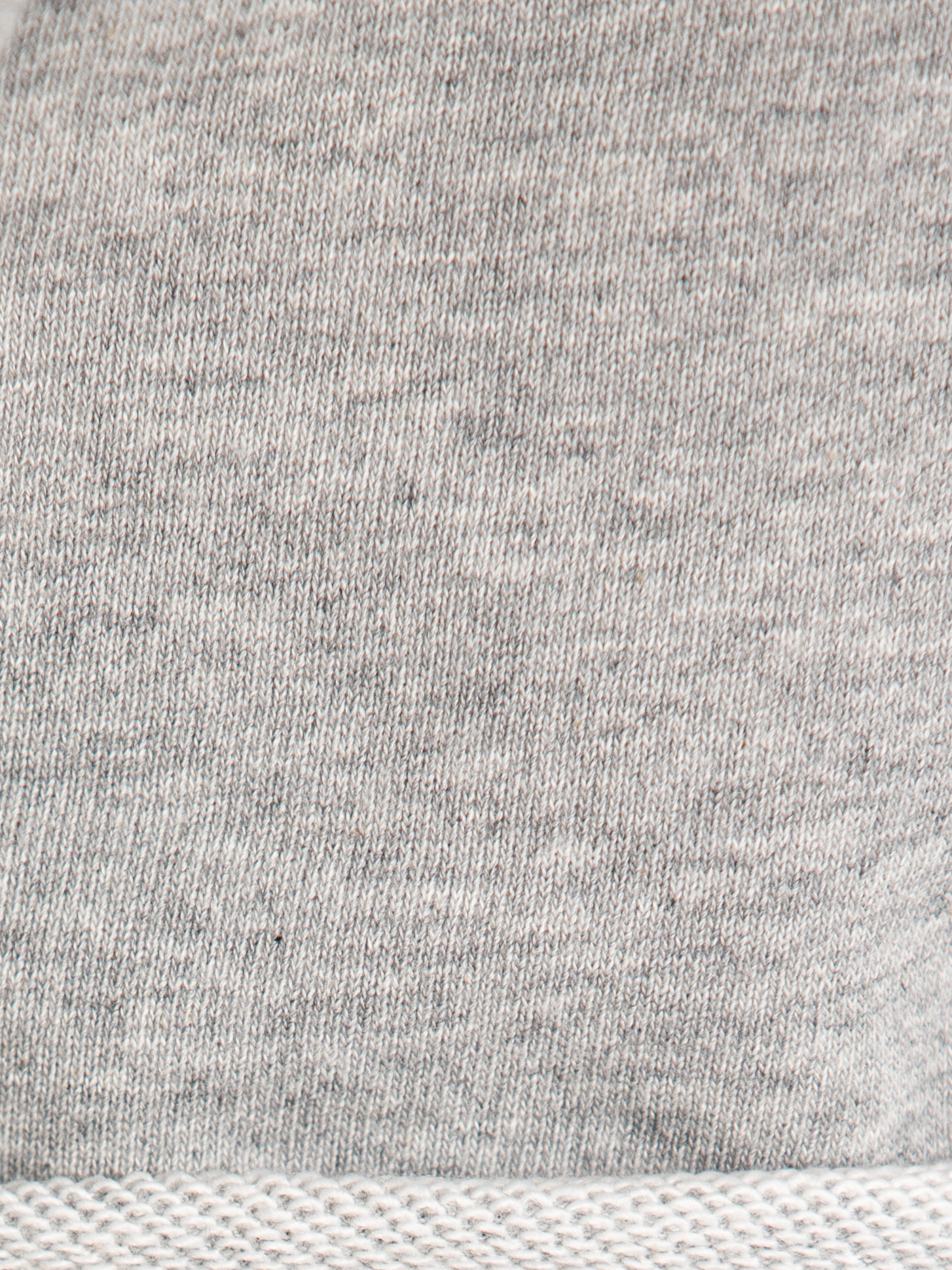 Les Soeurs sweat shortsleeve Lucia 6. A little sporty, a little fun. De losse snit en zachte feel geven het iets lichts e...