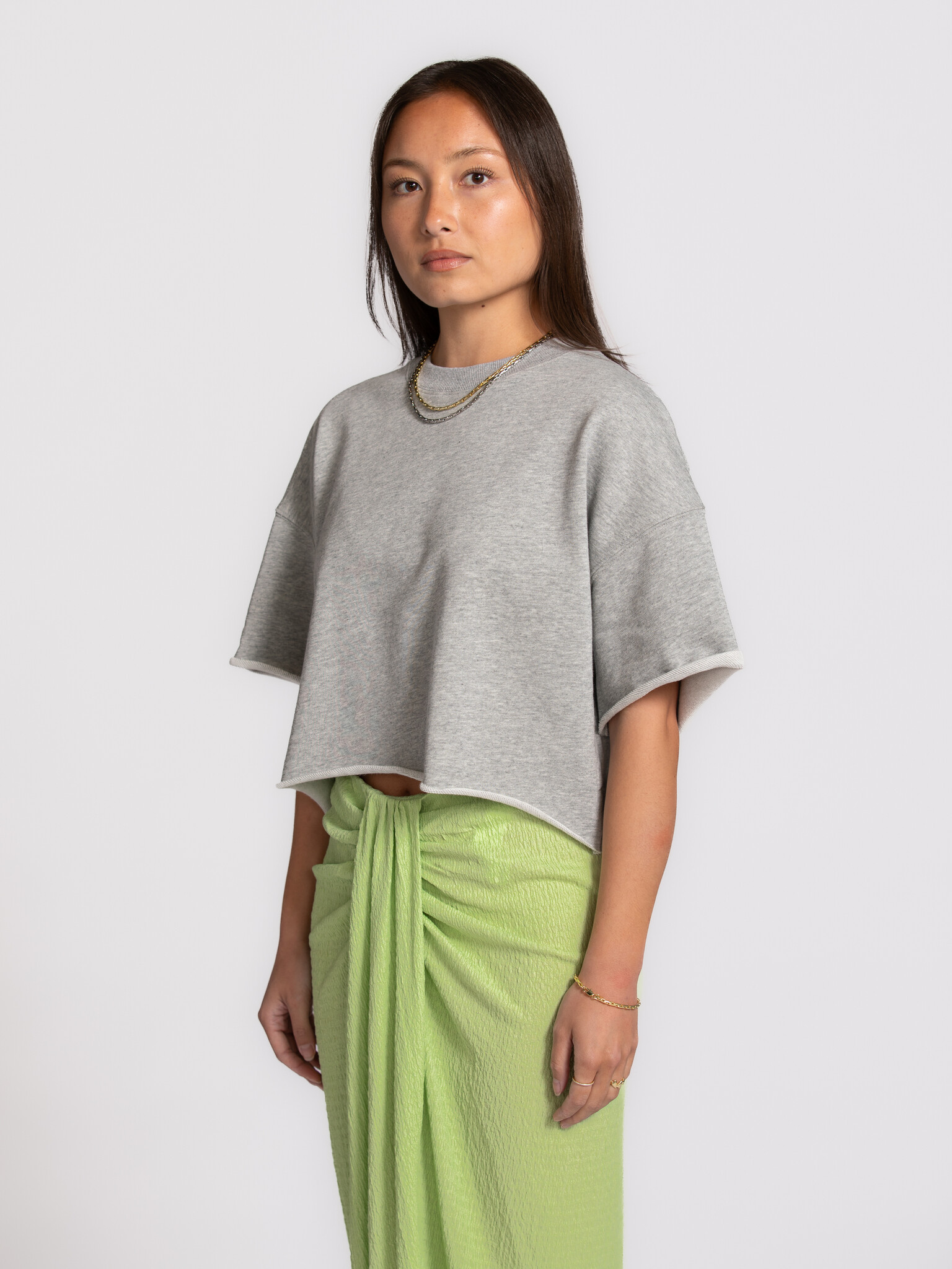 Les Soeurs sweat shortsleeve Lucia 1. A little sporty, a little fun. De losse snit en zachte feel geven het iets lichts e...